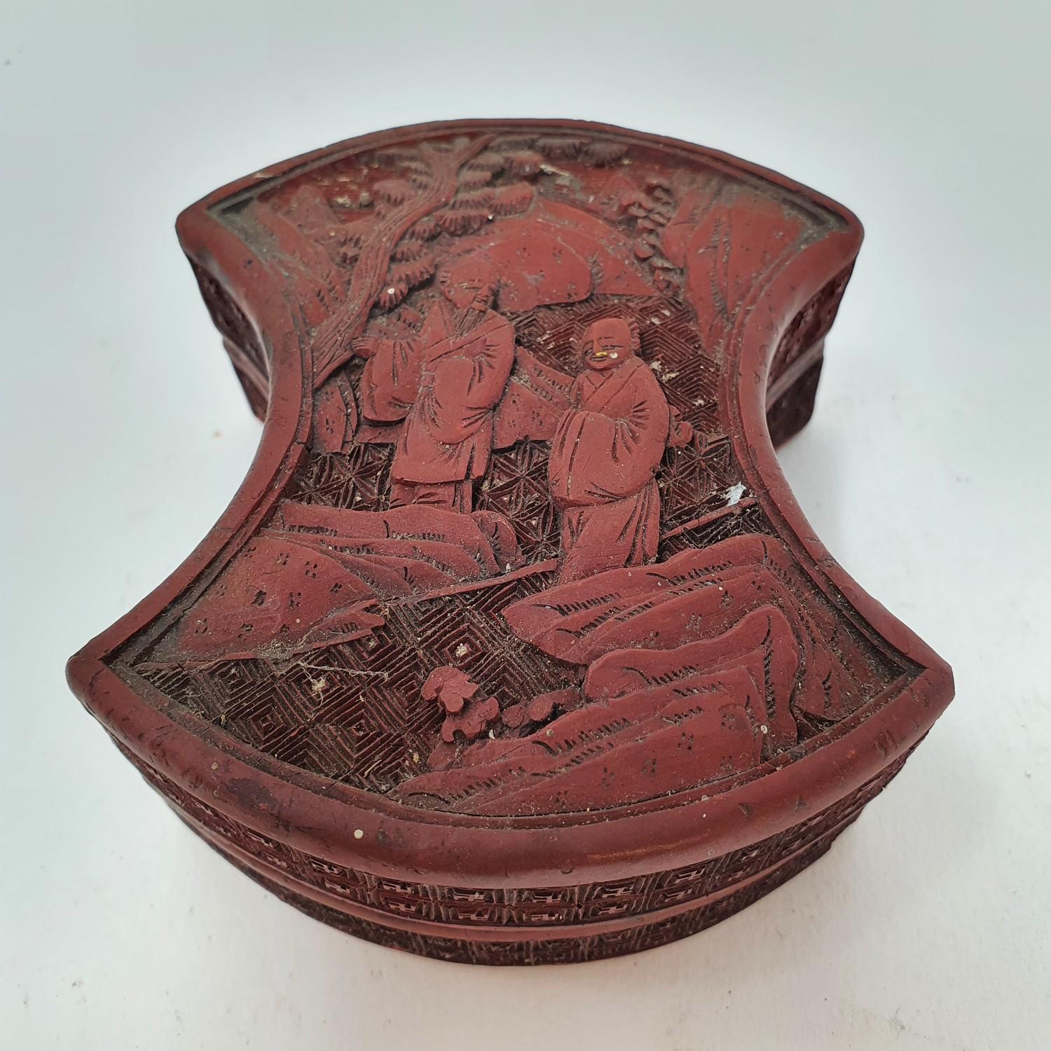 A Chinese cinnabar lacquered box, of shaped form, decorated two figures, 11 cm wide - Image 8 of 10