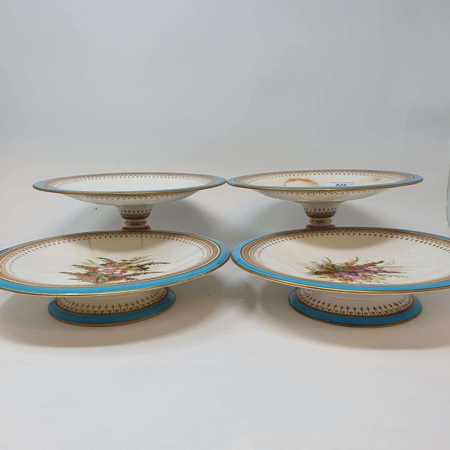 A Royal Worcester dessert service, having five tazzi and nine plates, 23 cm diameter (14) Various - Image 4 of 5