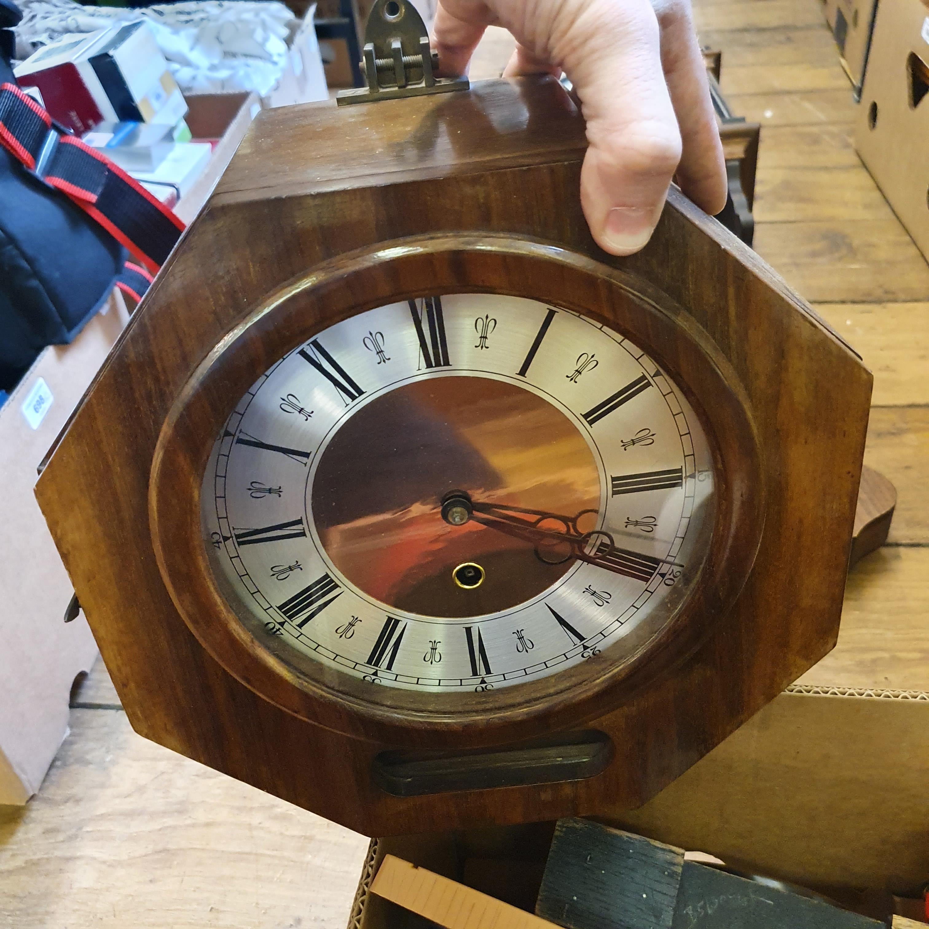 A wall clock, in an oak case and various other clocks (4 boxes) Mostly battery powered - Image 4 of 18