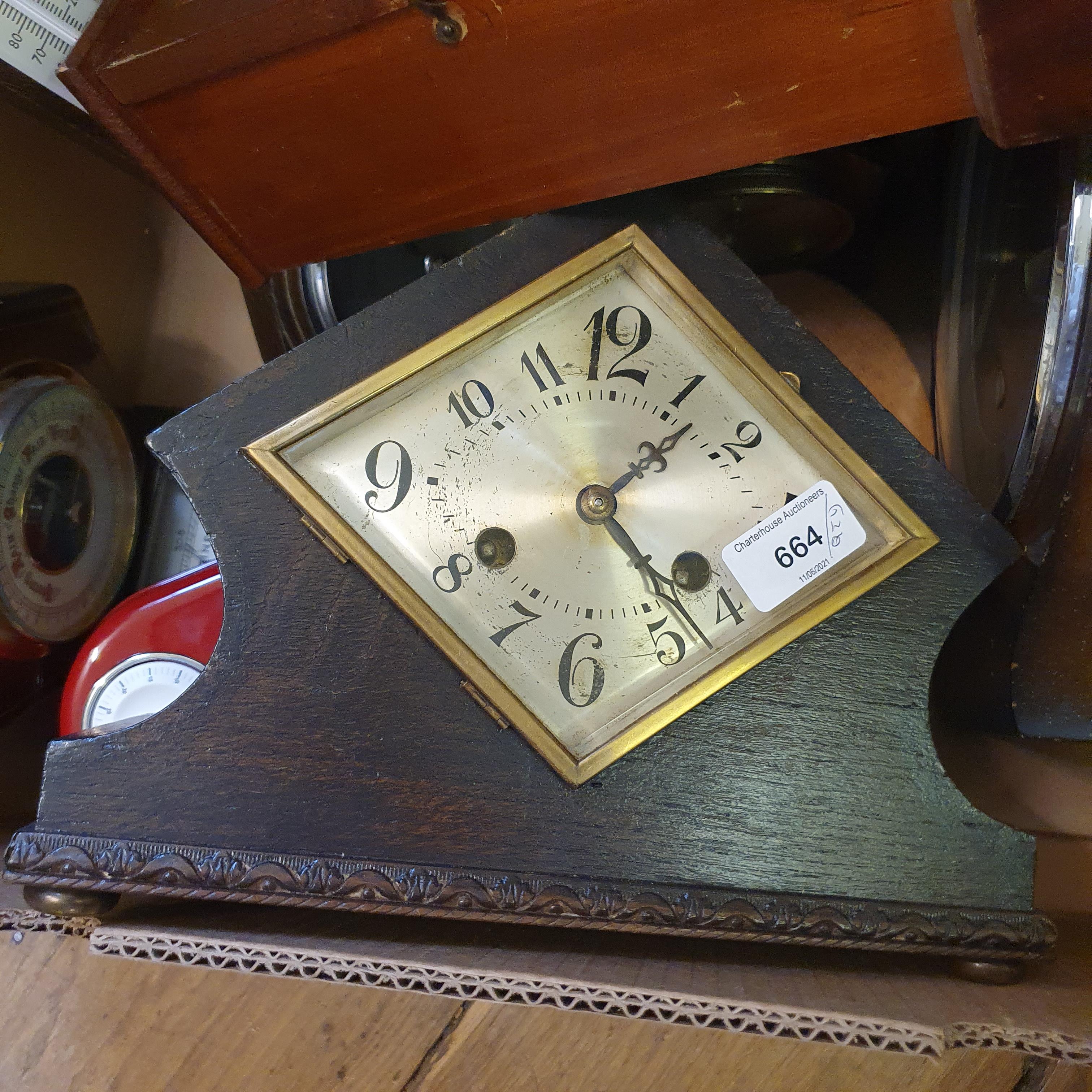 A wall clock, in an oak case and various other clocks (4 boxes) Mostly battery powered - Image 8 of 18