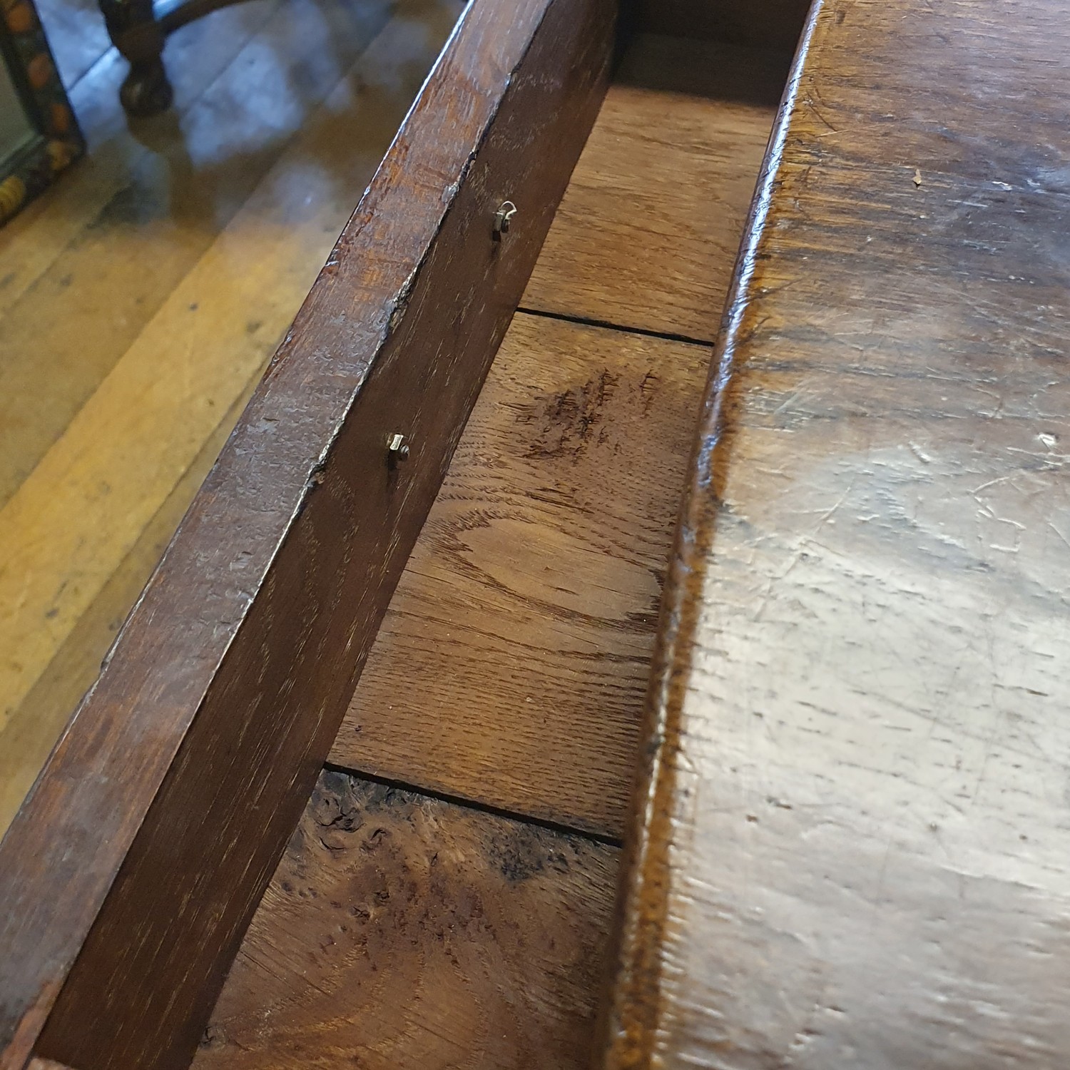 An 18th century style oak gateleg table, 158 cm wide - Image 3 of 6