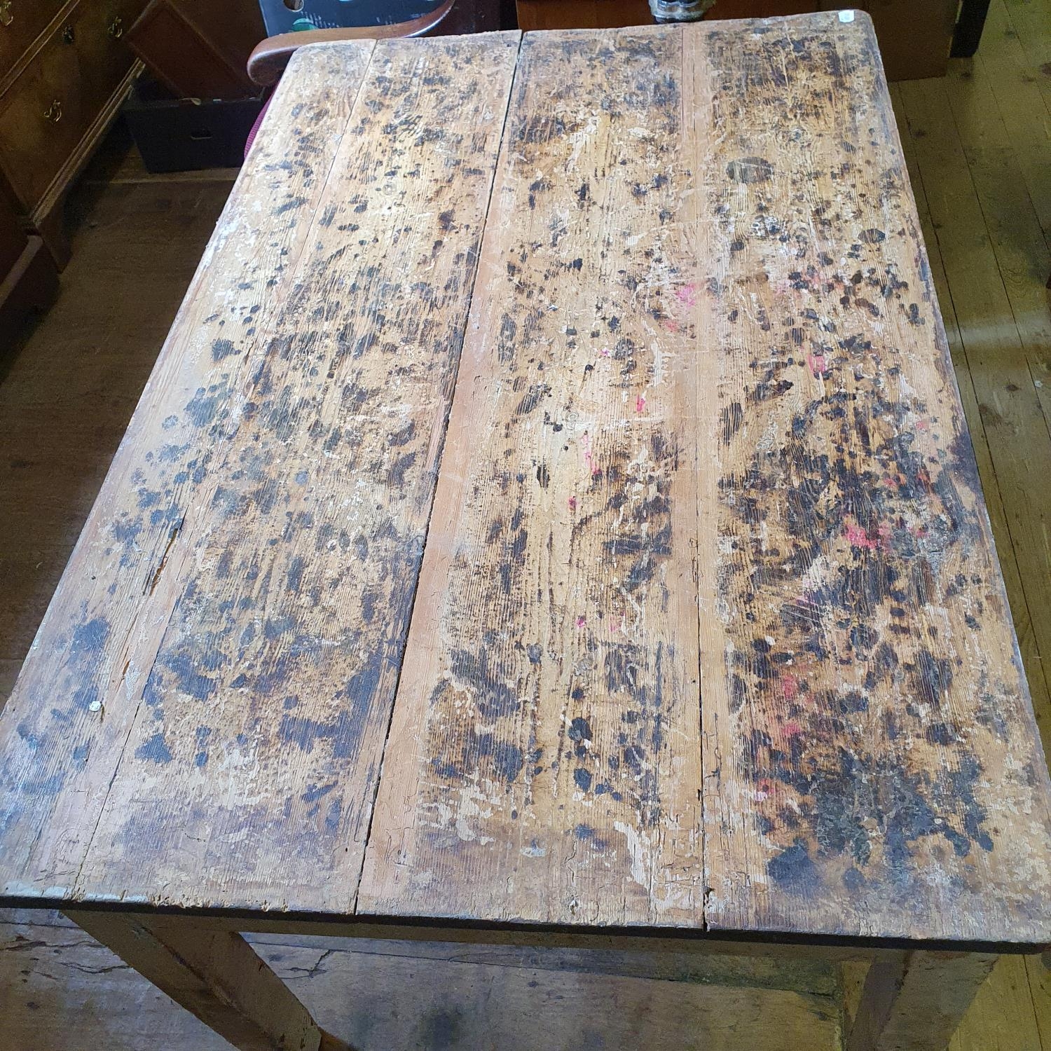 A pine kitchen table, having two drawers, on square legs, 142 cm wide - Image 5 of 5