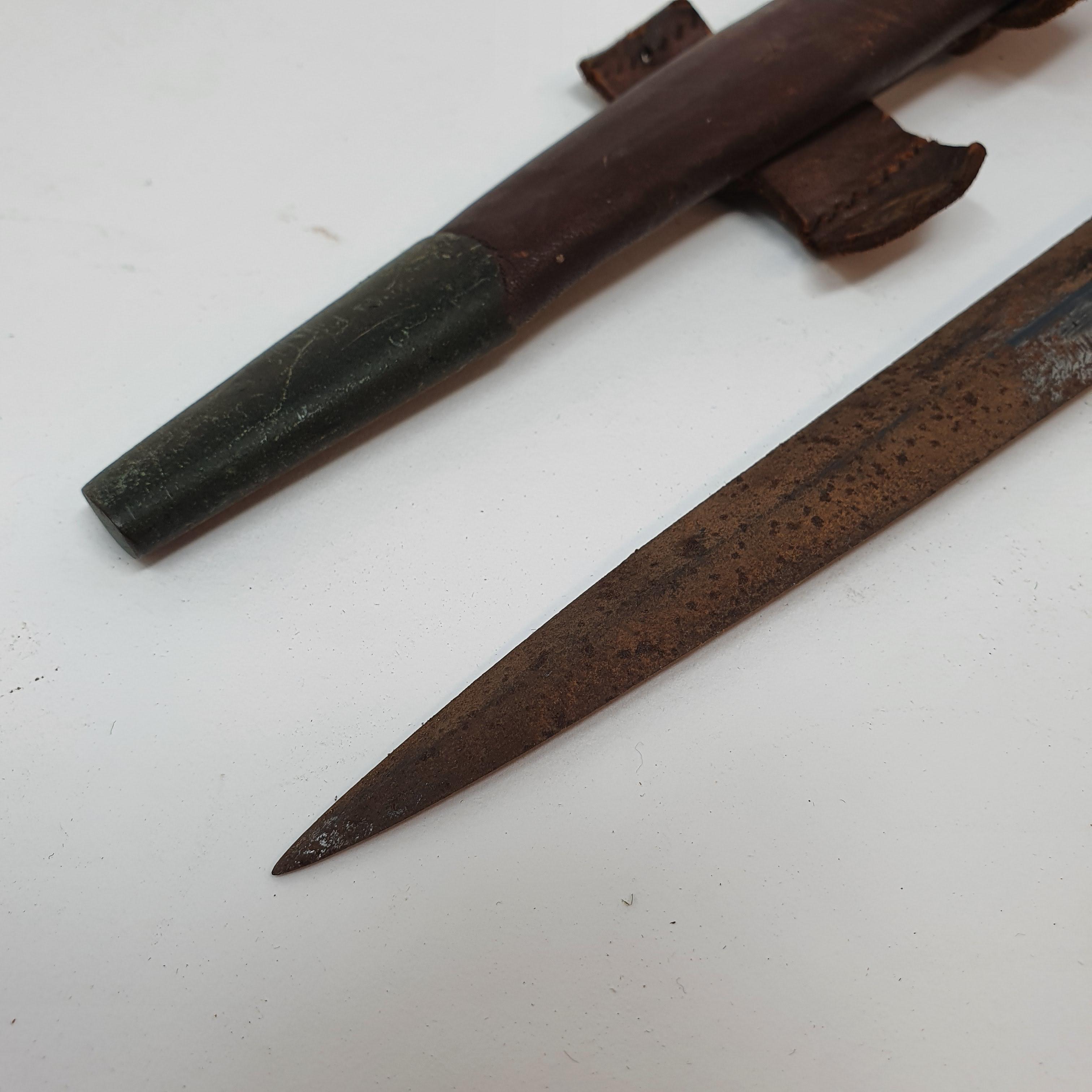 A Fairbairn & Sykes style Commando fighting knife, with a scabbard Provenance: belonged to the - Image 4 of 9