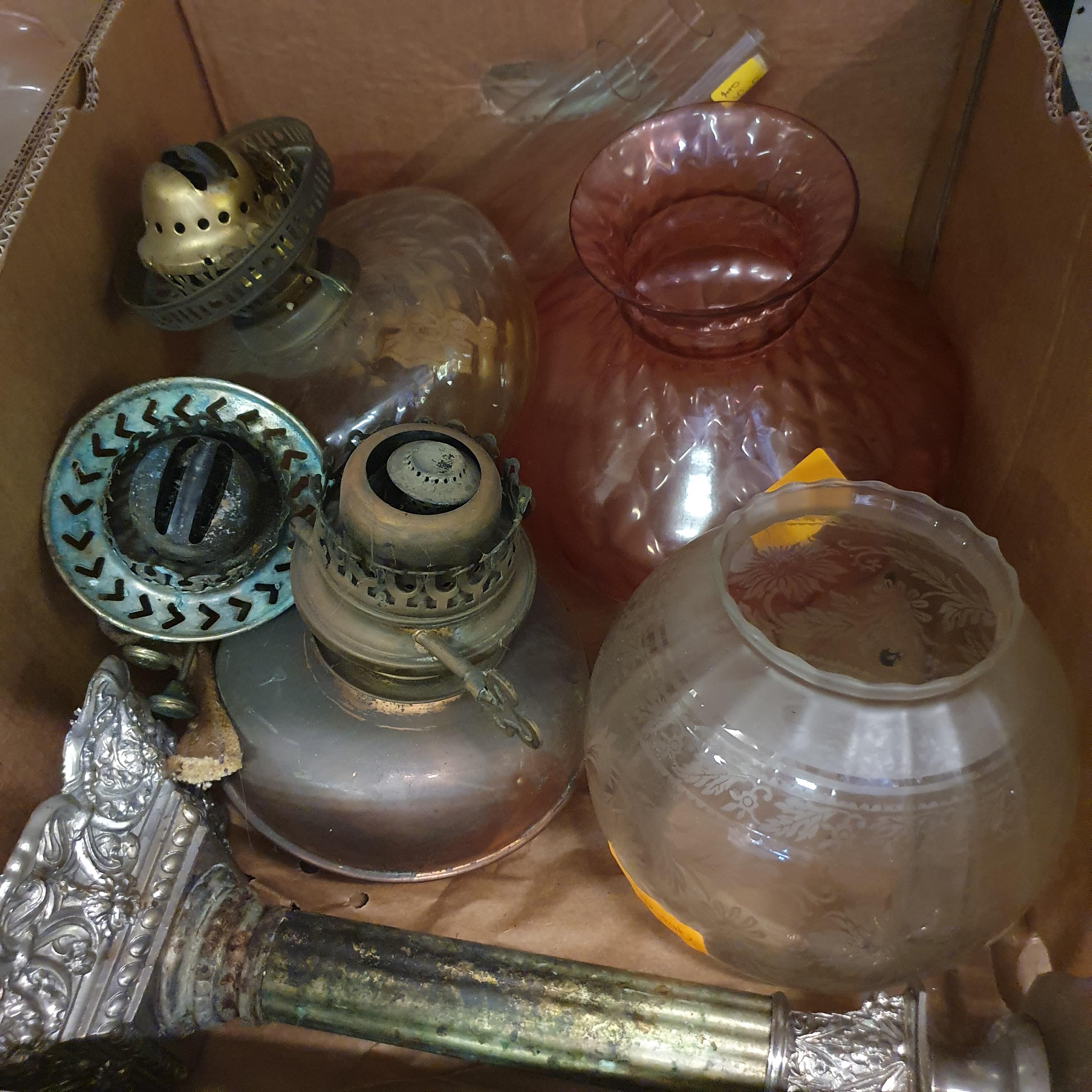 A cranberry glass oil lamp shade, various other shades and related items (4 boxes) - Image 5 of 6