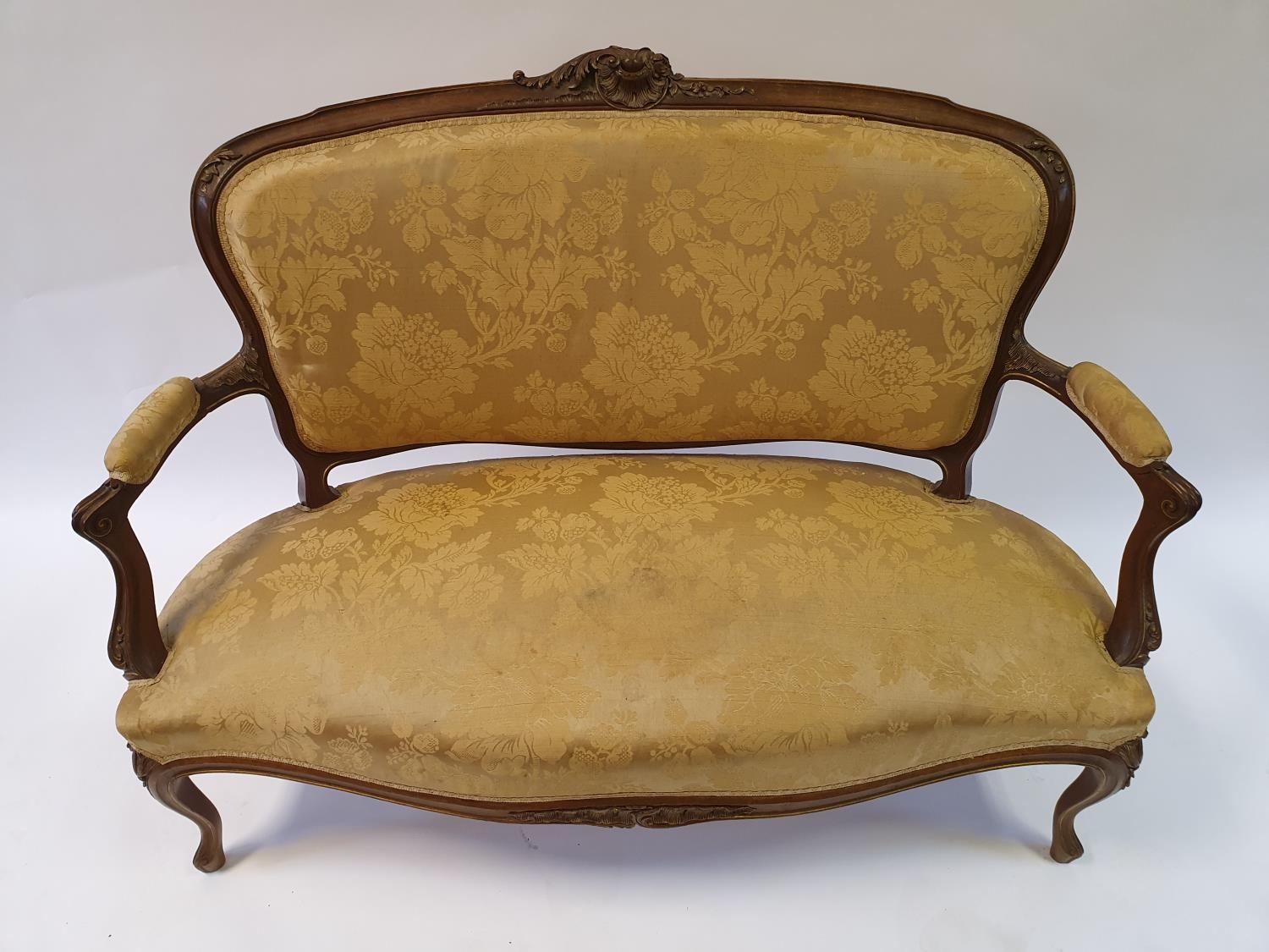 A Continental walnut settee, 130 cm wide - Image 2 of 4