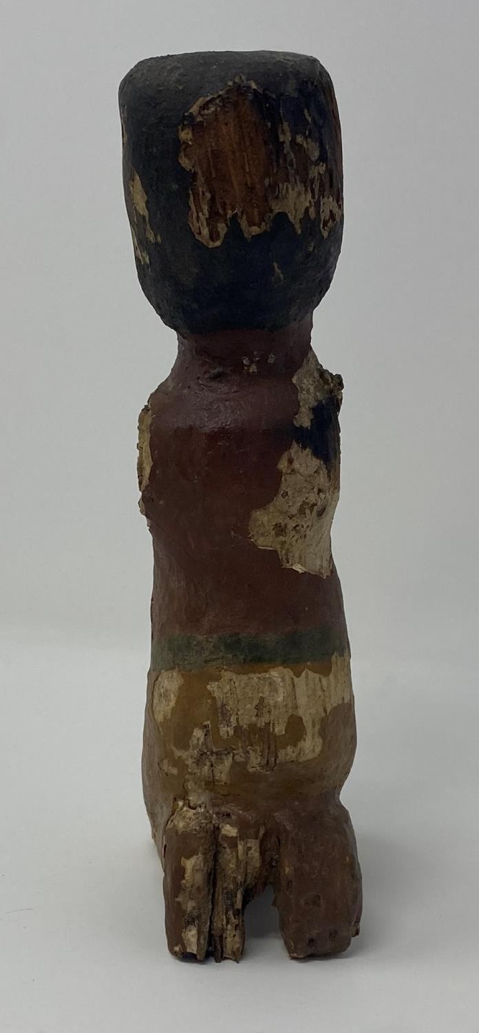 An Egyptian style wooden boatman figure, with painted decoration to face and body 50 cm Purchased - Bild 3 aus 4