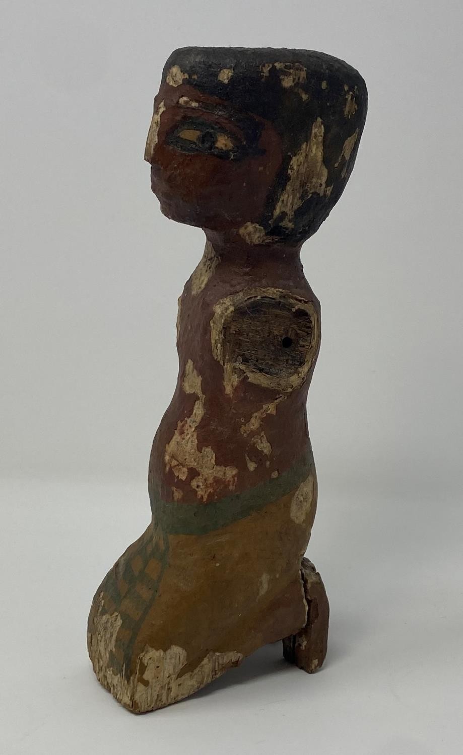 An Egyptian style wooden boatman figure, with painted decoration to face and body 50 cm Purchased - Bild 4 aus 4