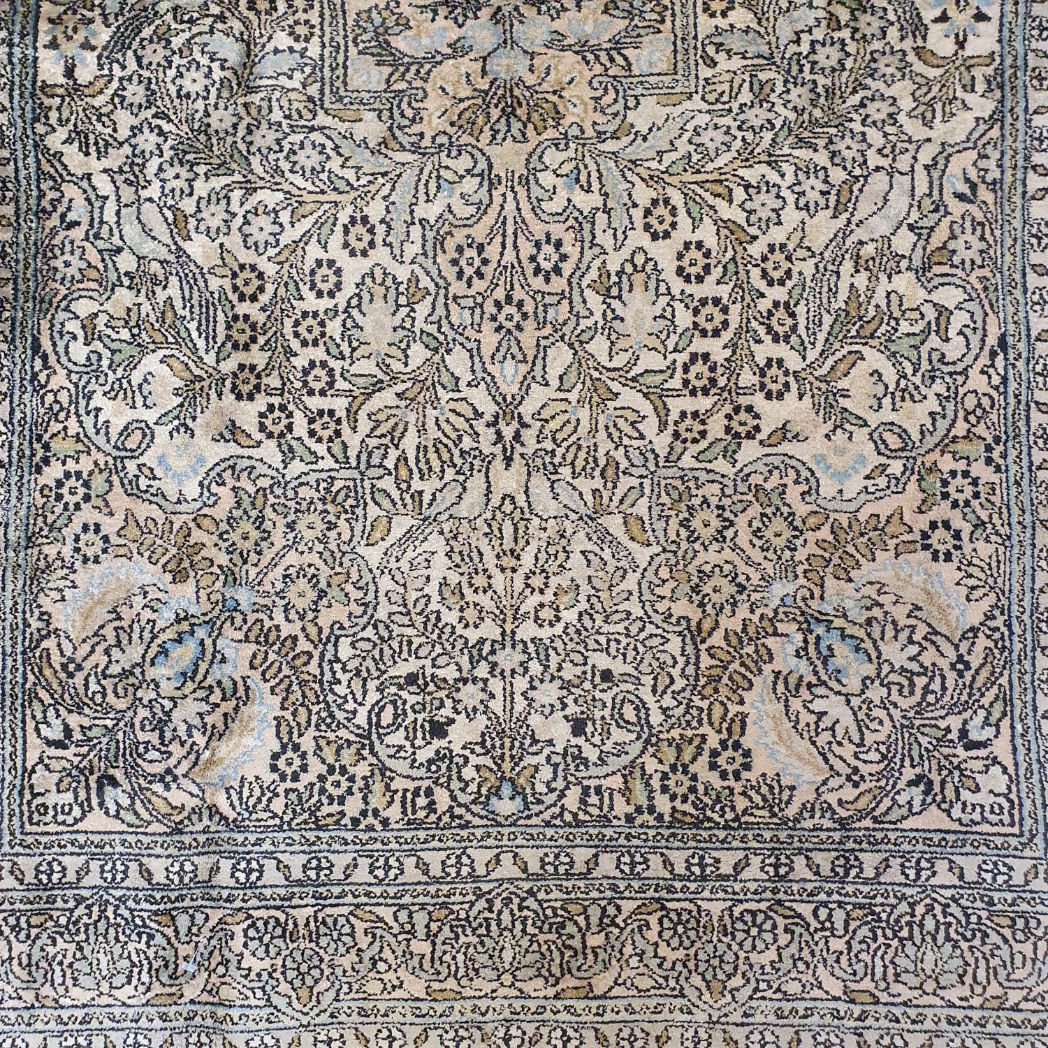 A Perisan silk Kashan rug, 186 x 117 cm - Image 2 of 3