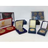 Assorted modern commemorative medallions, mostly boxed (box)