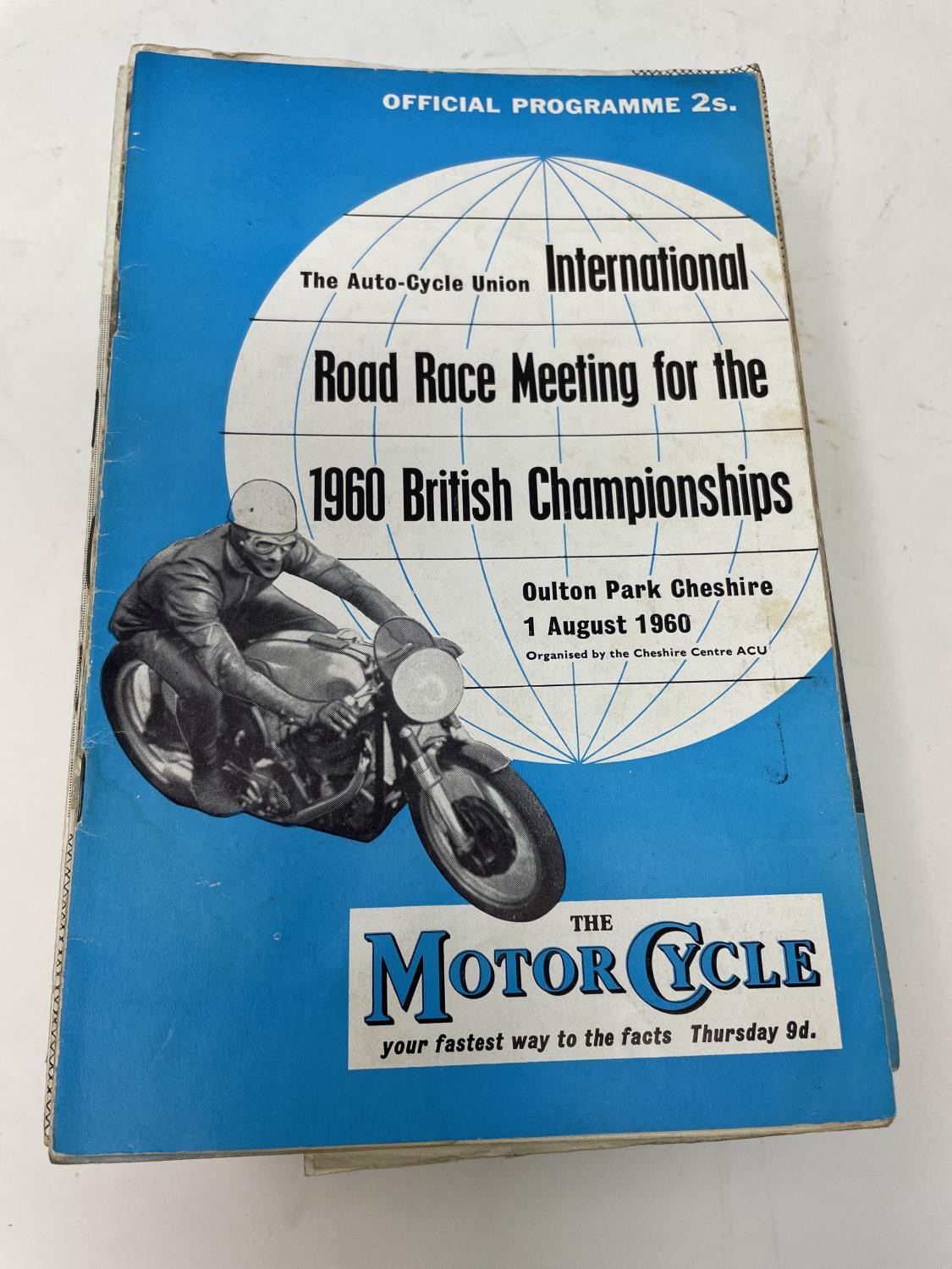 A group of booklets and programmes including The Auto-Cycle Union Offical Handbook 1914, some - Image 11 of 33