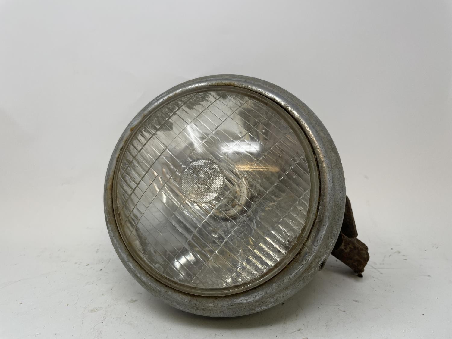 Four headlamps, understood to be from a pre-war Ford, and four other headlamps (2 boxes) - Image 9 of 20