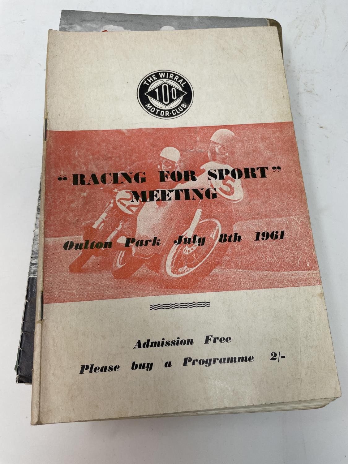 A group of booklets and programmes including The Auto-Cycle Union Offical Handbook 1914, some - Image 23 of 33