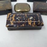 A horn snuff box, with a tortoiseshell and inlaid top, 12 cm wide, and five other boxes (6)