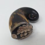 A Victorian Scottish cow horn and silver coloured metal snuff mull, 7 cm