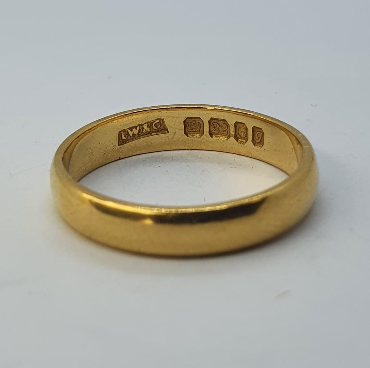 A 22ct gold wedding band, 5.3 g Ring size P1/2 - Image 2 of 2