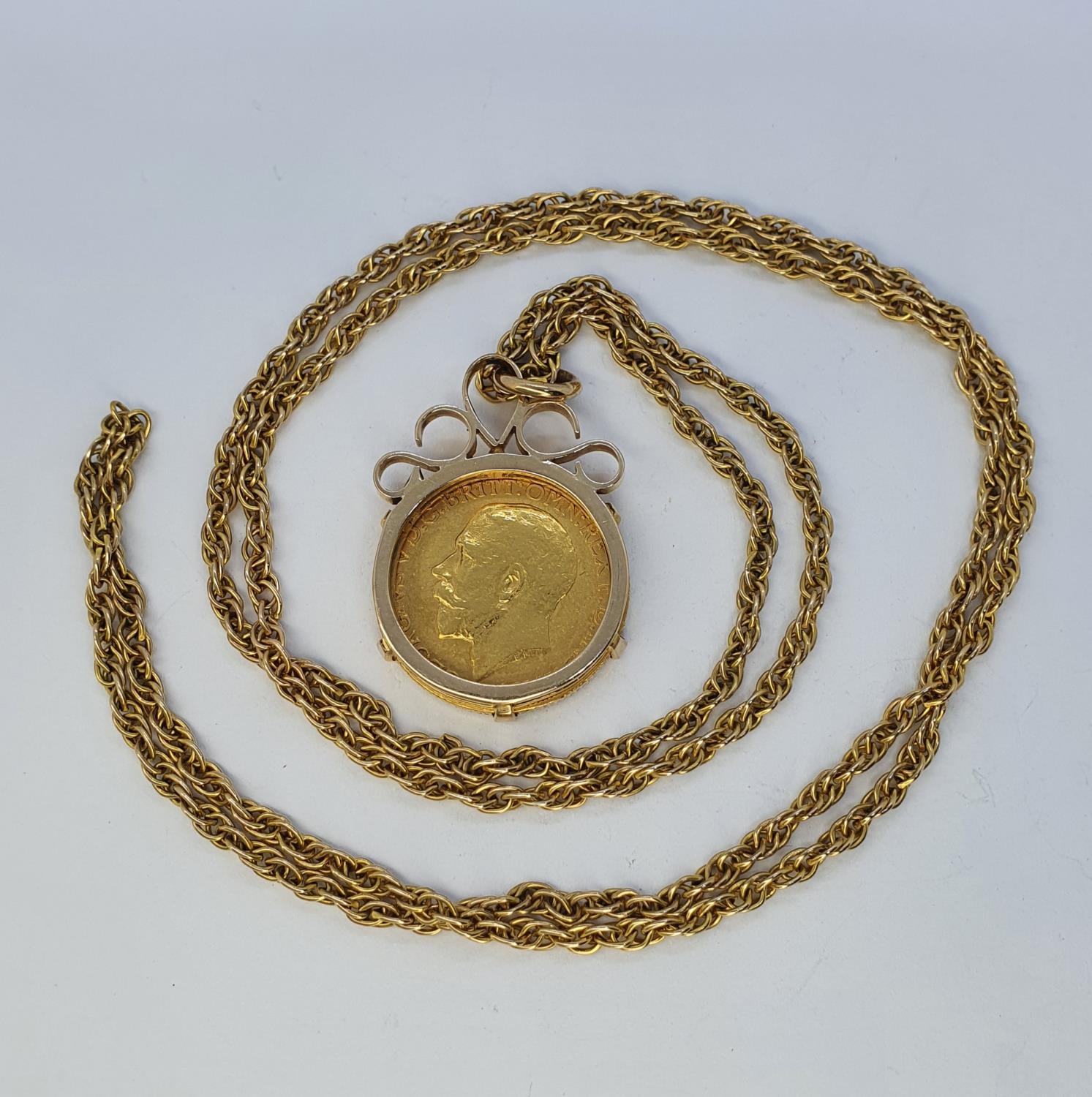 A George V sovereign, 1912, mounted as a pendant, on a chain - Image 3 of 3