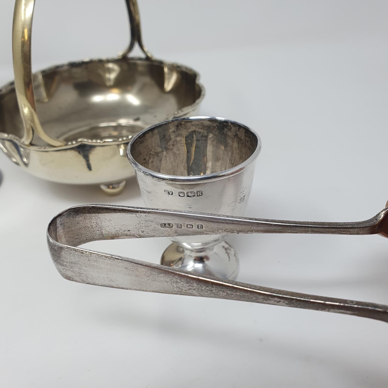 A George V silver pierced bowl, Birmingham 1936, 3.8 ozt, a silver plated entree dish and other - Image 3 of 4