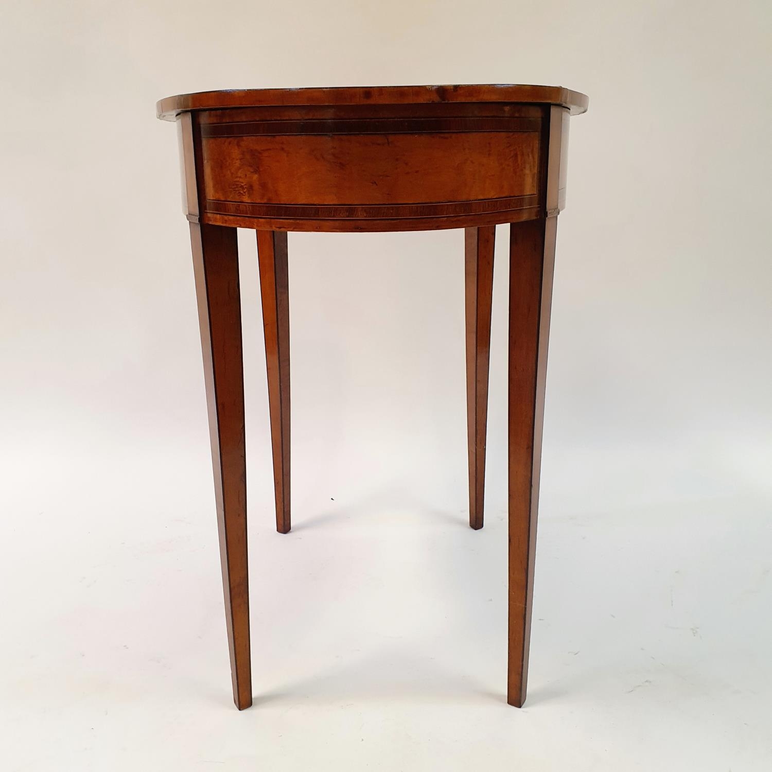 An oval table, veneered in satinwood and crossbanded in rosewood, on square tapering legs, 83 cm - Image 3 of 4