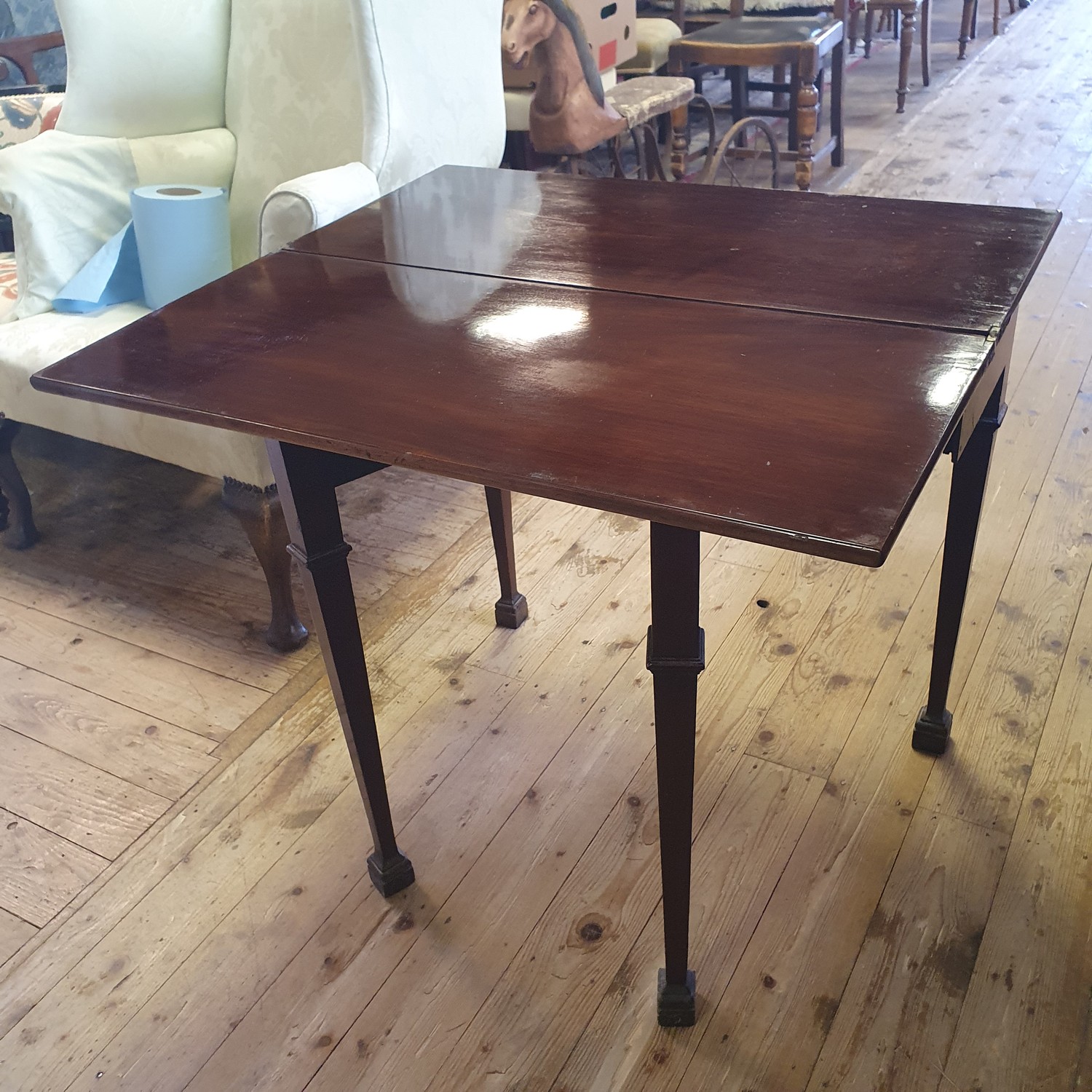 A 19th century mahogany tea table, 76 cm wide - Image 4 of 4