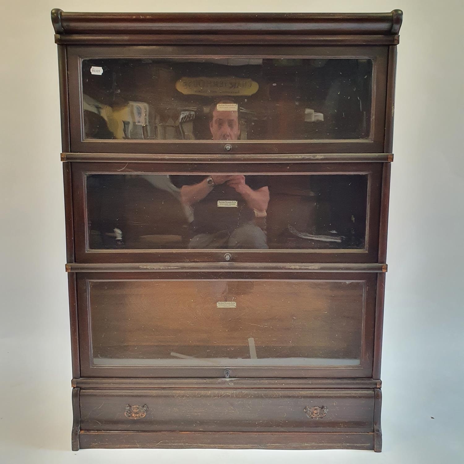 A Globe Wernicke three section bookcase, 89 cm wide