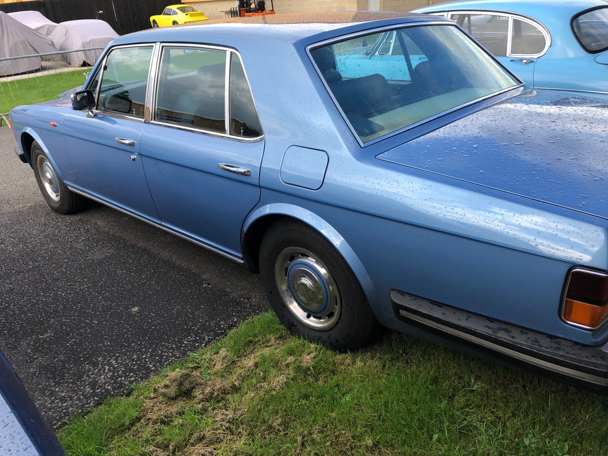 1981 Rolls-Royce Silver Spirit Registration number KYK 971X V5C MOT expires 18th October 2021 - Image 14 of 42