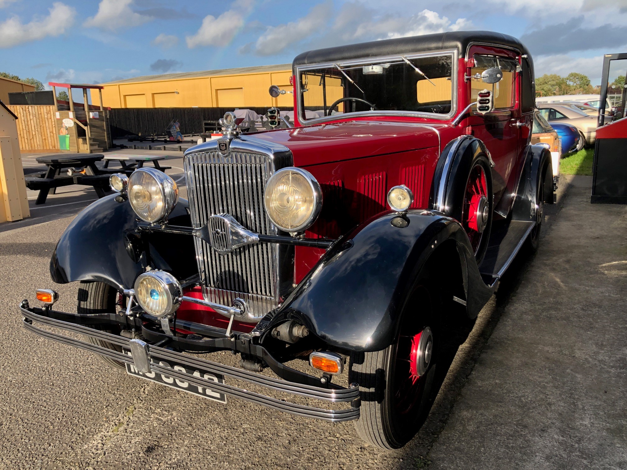 1933 Morris Isis 17.7hp Coupé Registration number MU 6842 Chassis number 6027 Engine number - Image 19 of 44