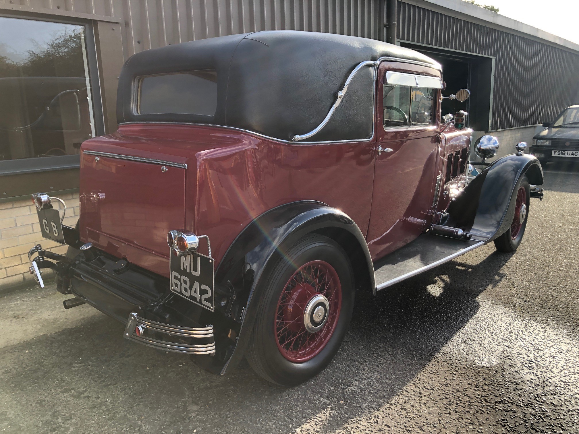 1933 Morris Isis 17.7hp Coupé Registration number MU 6842 Chassis number 6027 Engine number - Image 33 of 44