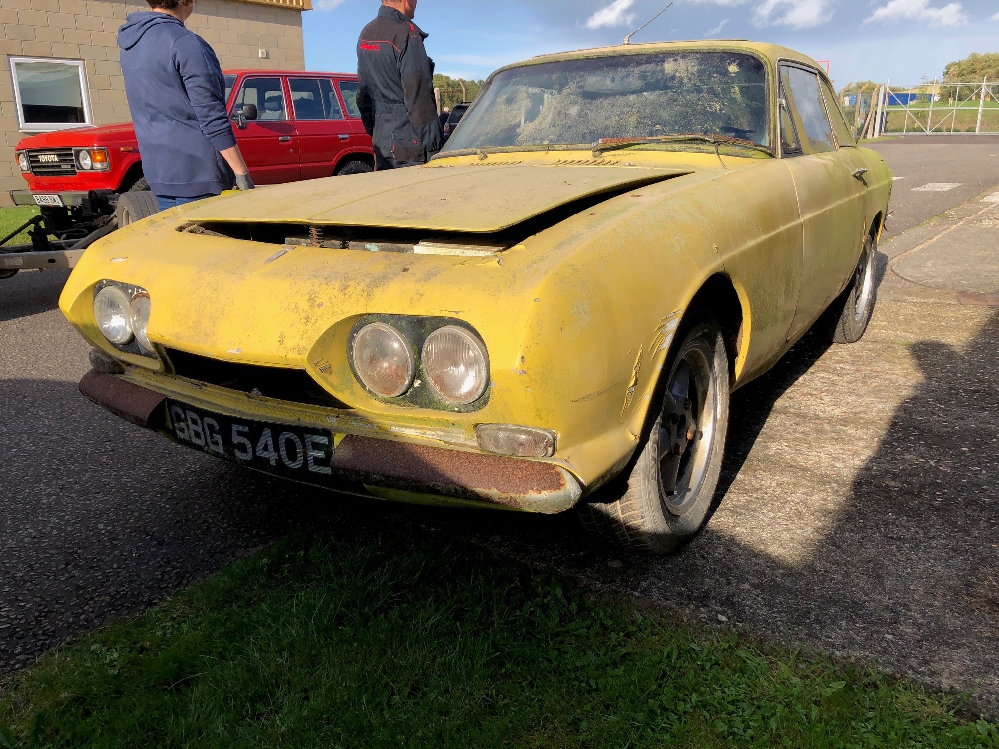 1967 Reliant Scimitar SE4 Coupe Registration nuber GBG 540E Being sold without reserve Yellow (under - Image 12 of 16