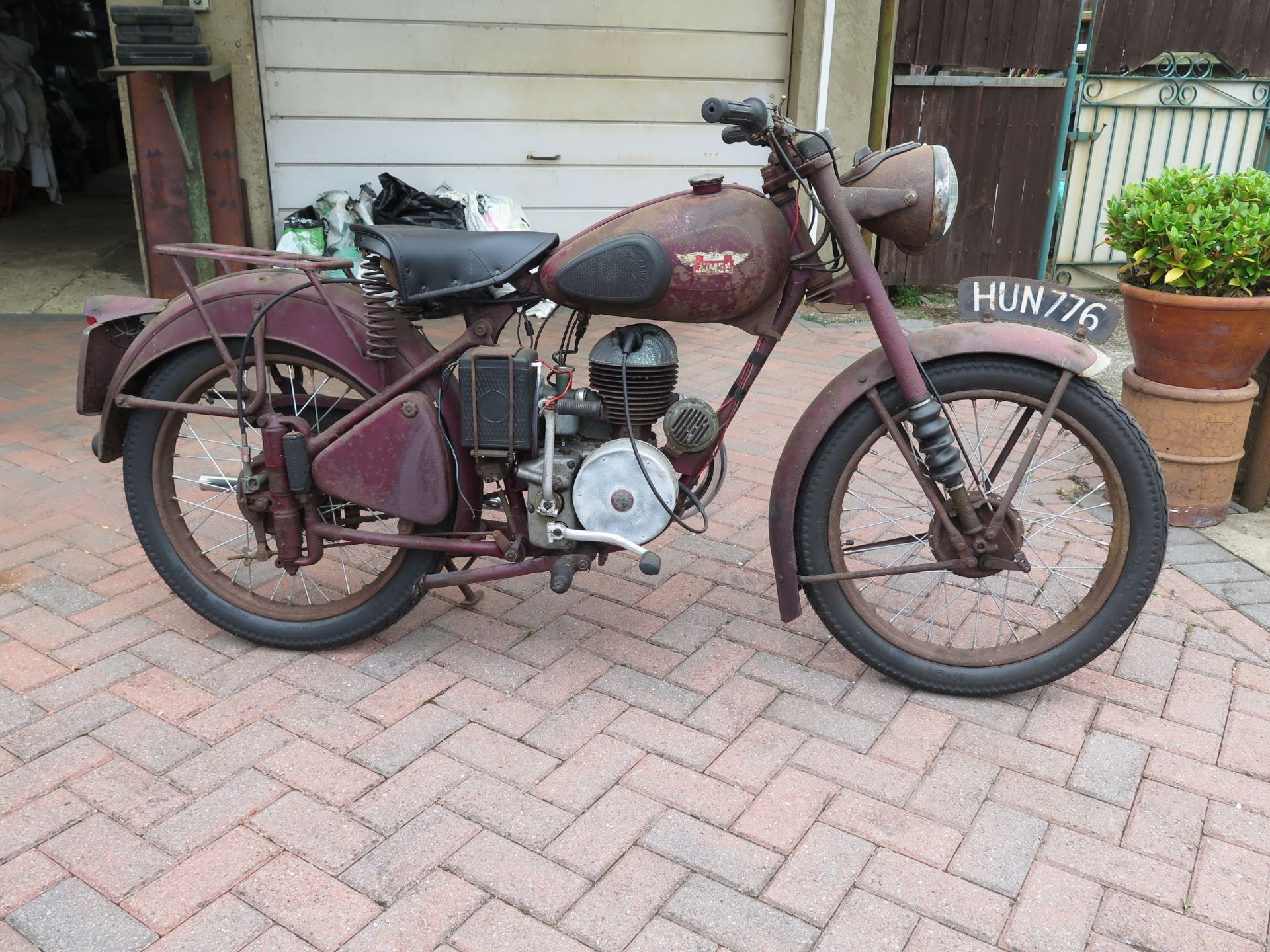 1952 James Captain de luxe Registration number HUN 776 Frame number AS 001097 Engine number 230? - Image 9 of 9