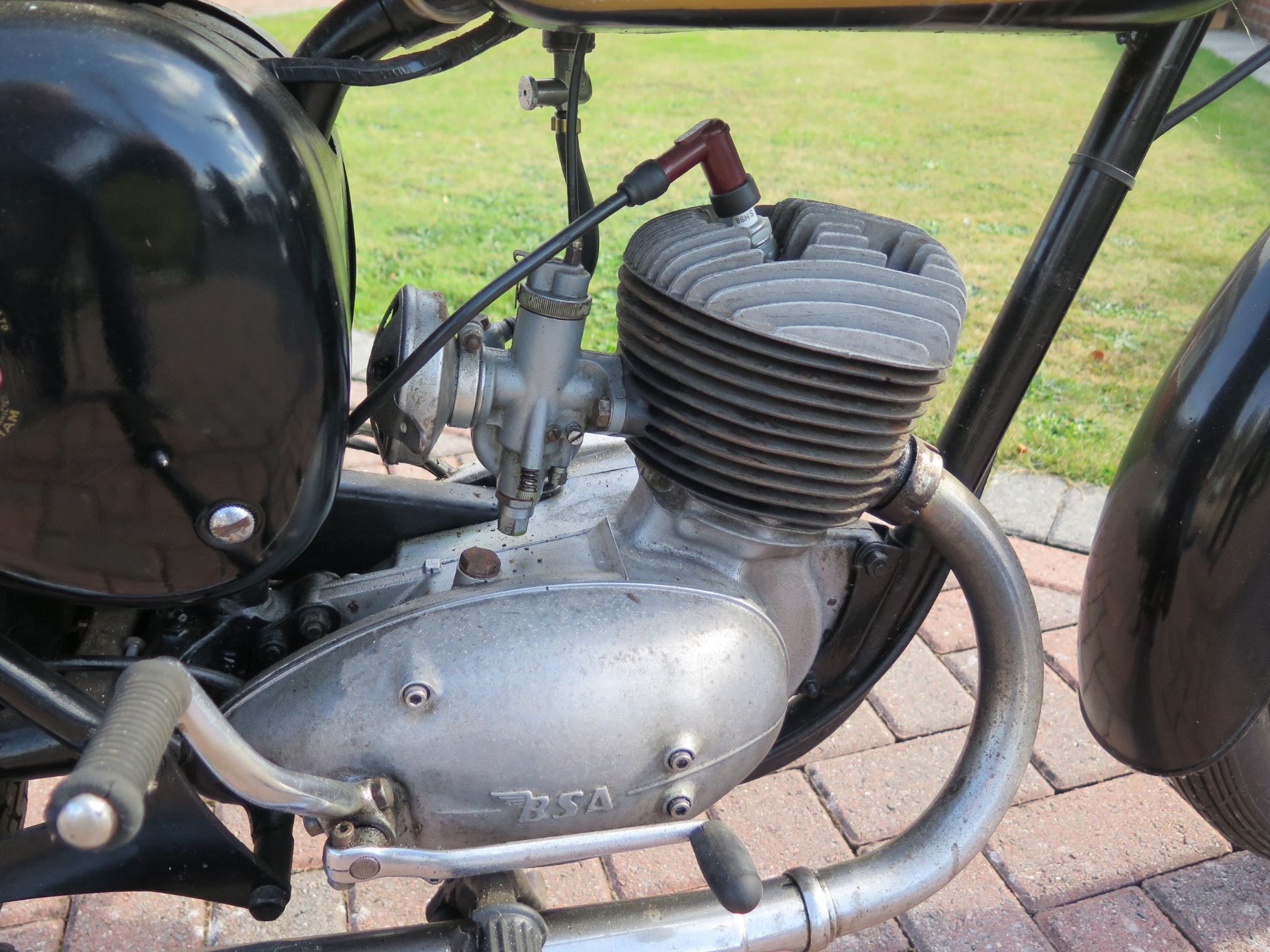 1960 BSA Bantam D7 Registration number URD 531 Frame number D7 11766 Engine number ED7B-10637 24,111 - Image 8 of 12