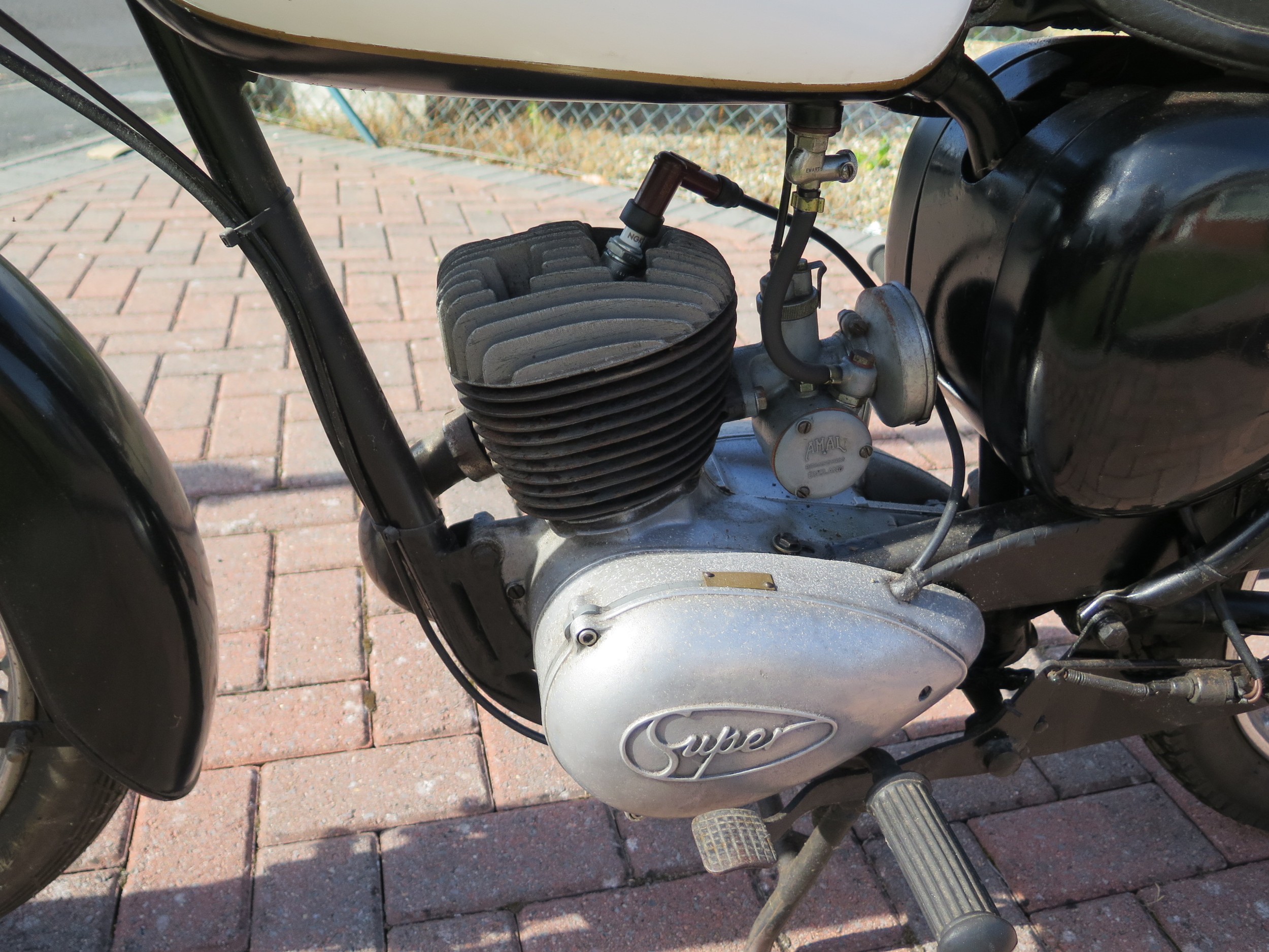 1960 BSA Bantam D7 Registration number URD 531 Frame number D7 11766 Engine number ED7B-10637 24,111 - Image 12 of 12