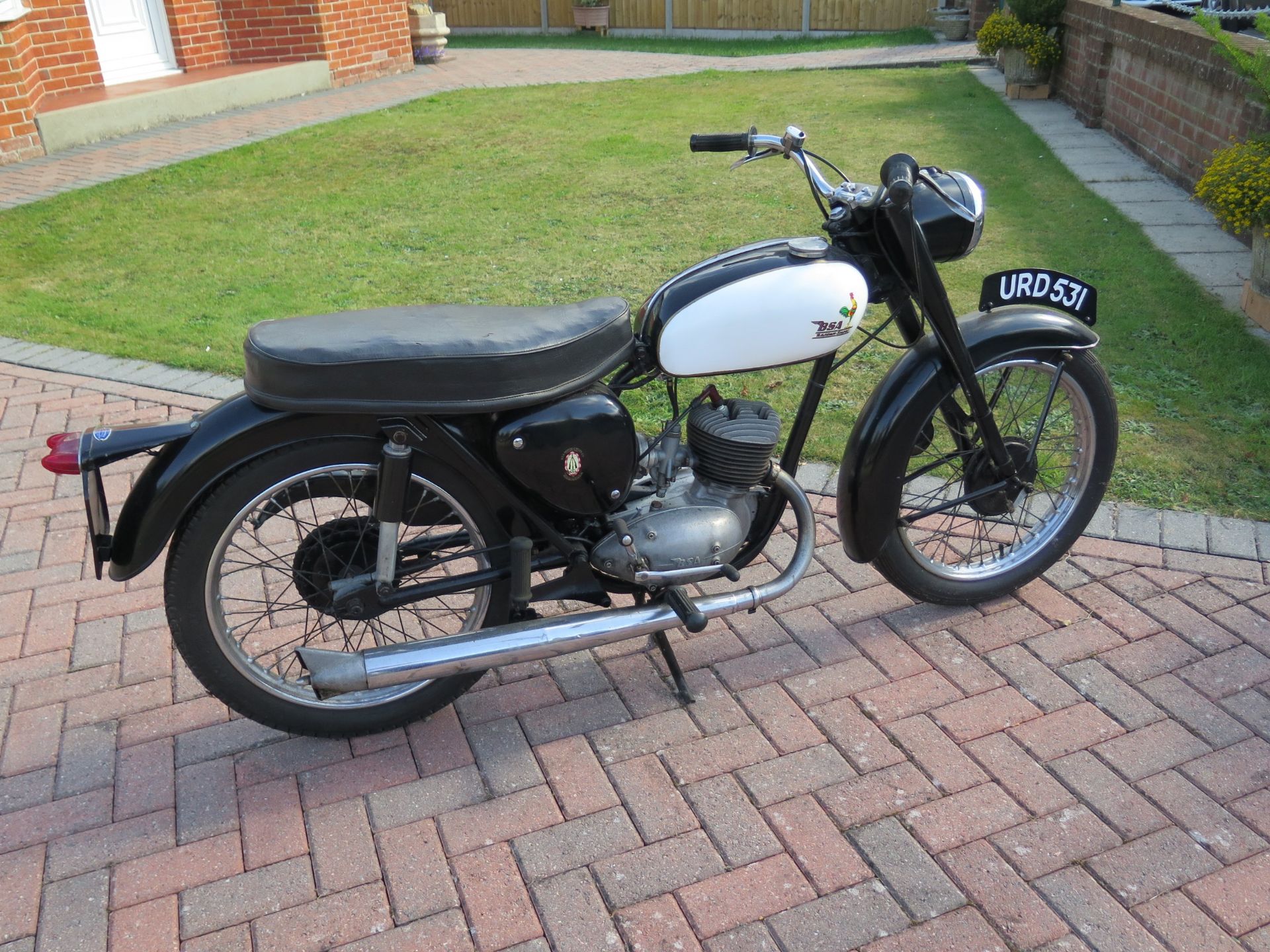 1960 BSA Bantam D7 Registration number URD 531 Frame number D7 11766 Engine number ED7B-10637 24,111 - Image 3 of 12