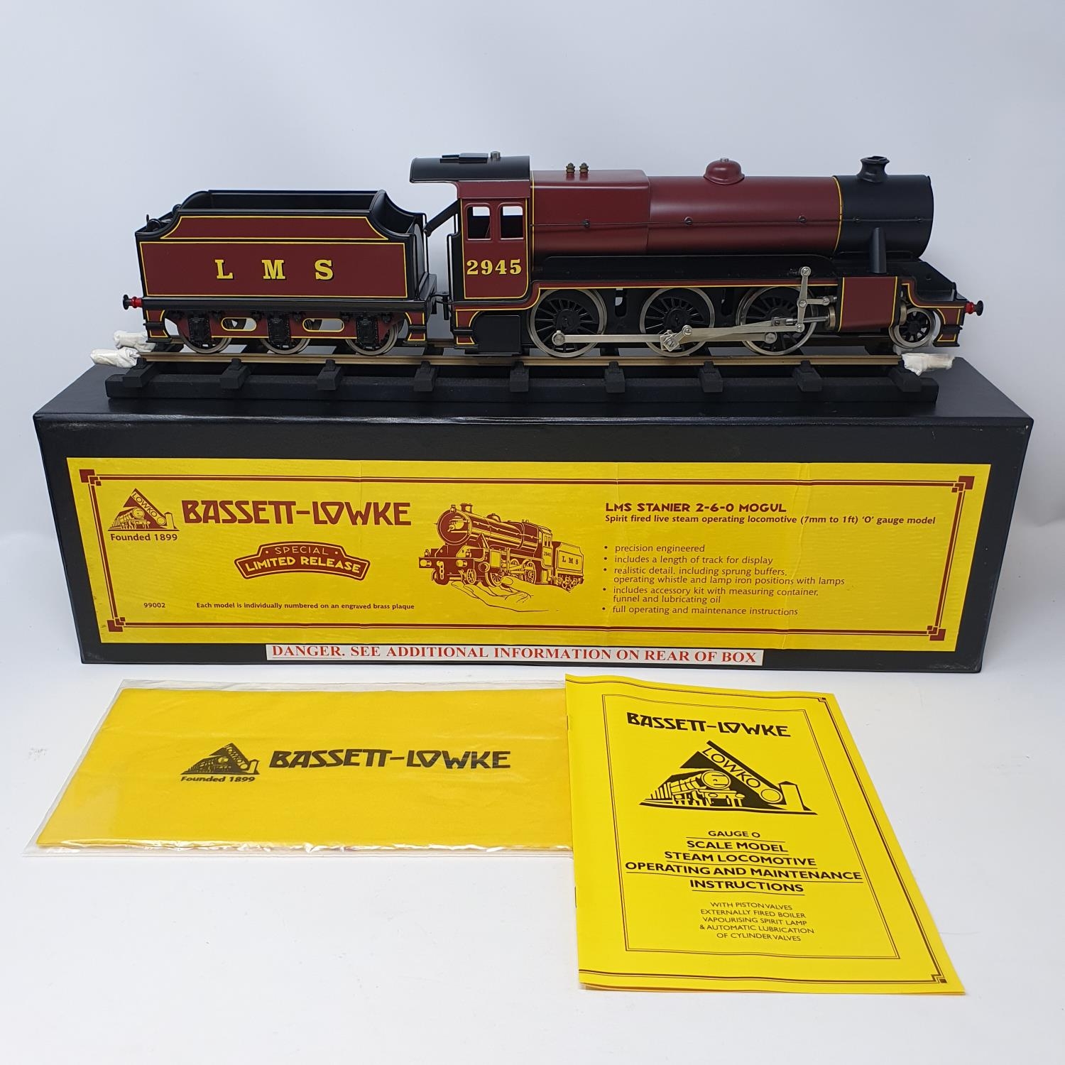 A Bassett-Lowke O gauge 2-6-0 locomotive and tender, in LMS livery, boxed - Image 2 of 3
