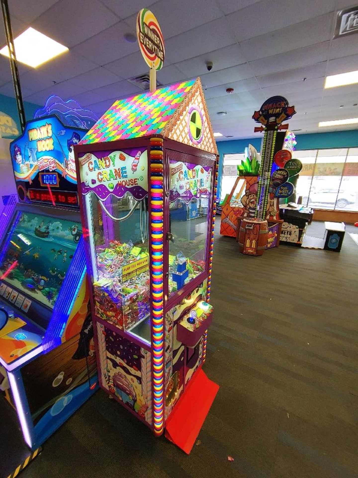 SMART INDUSTRIES CANDY CRANE HOUSE ARCADE GAME - Image 2 of 4