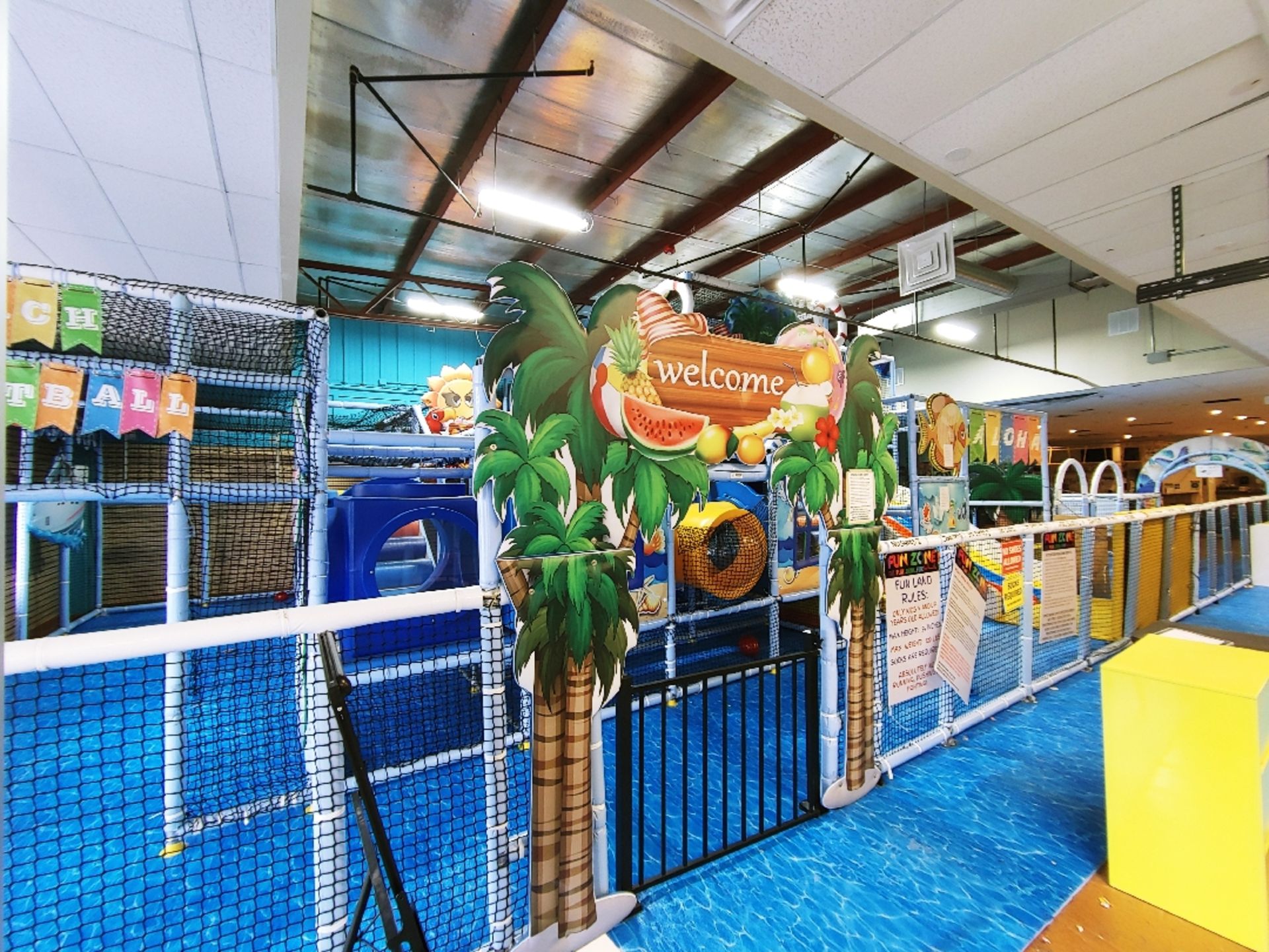 TRI LEVEL JUNGLE GYM SETUP 1800 SQFT WITH A HUGE 4 PERSON SLIDE - Image 4 of 30