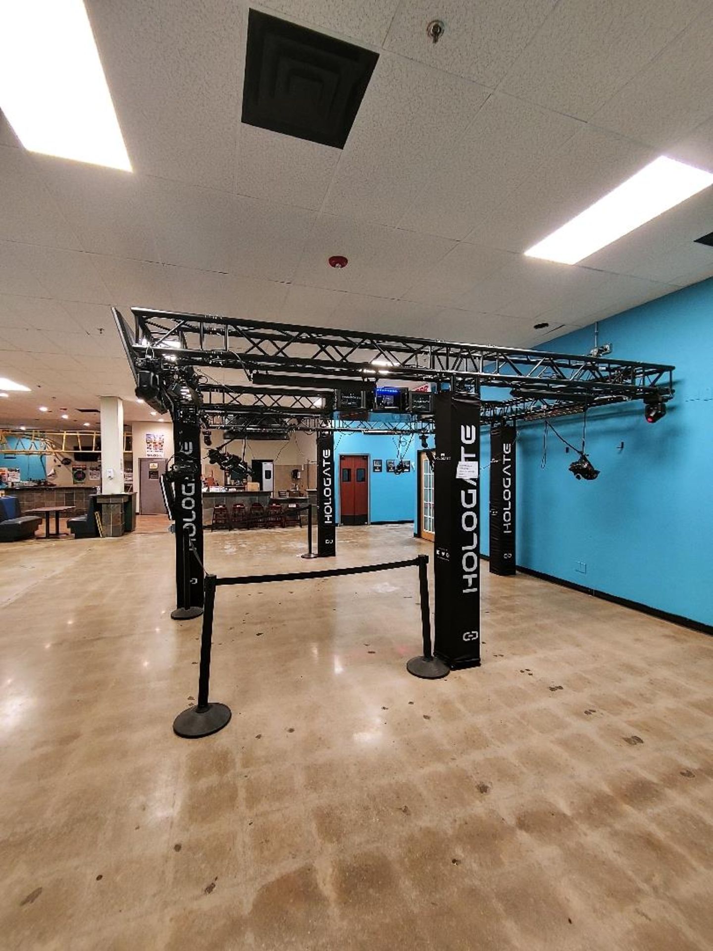 HOLOGATE-4 PLAYER SYSTEM DELIVERABLES INCLUDE POWDER COATED TRUSS SYSTEM WITH THEMED HOLOGATE PANEL - Image 3 of 38