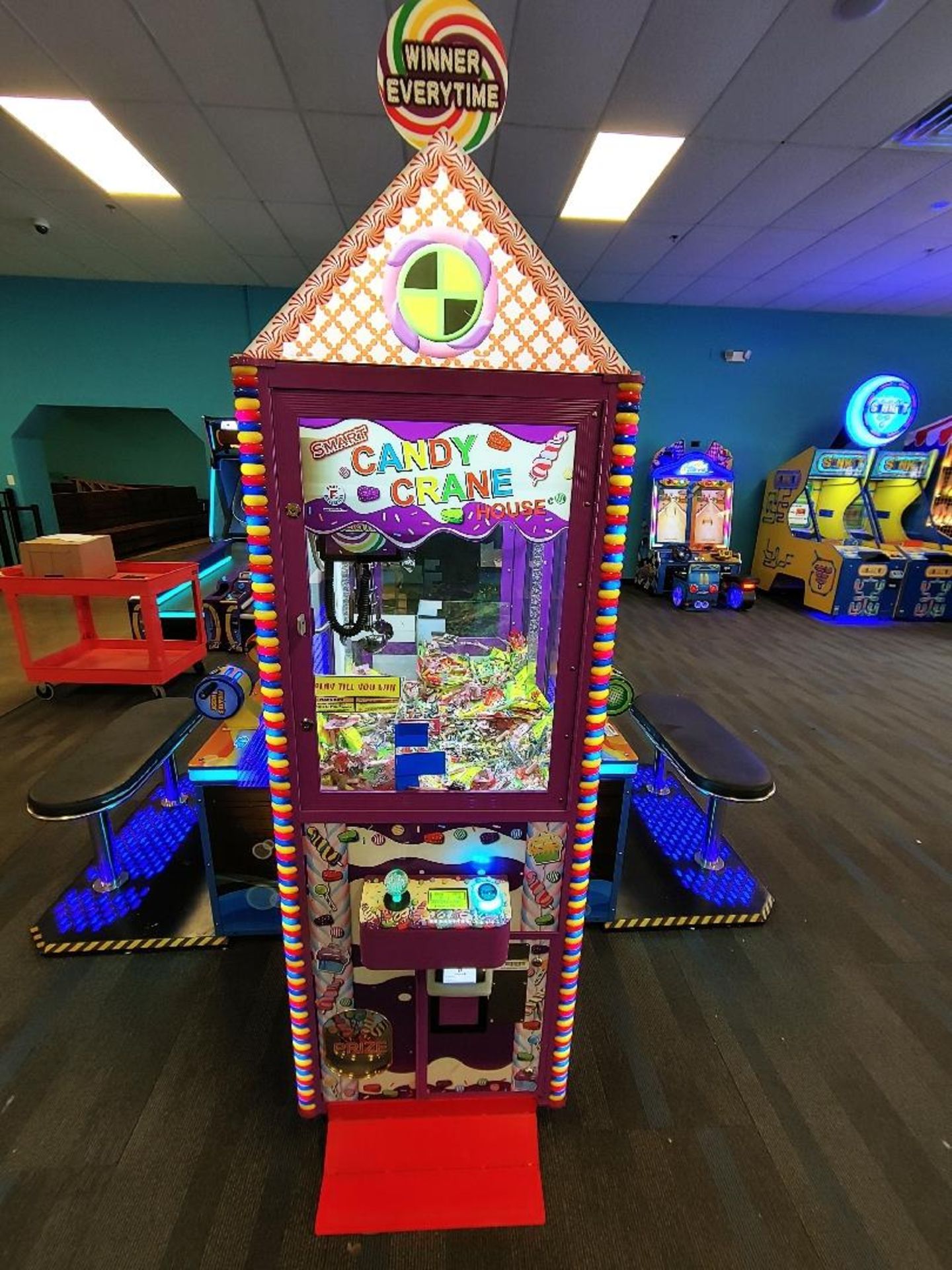 SMART INDUSTRIES CANDY CRANE HOUSE ARCADE GAME