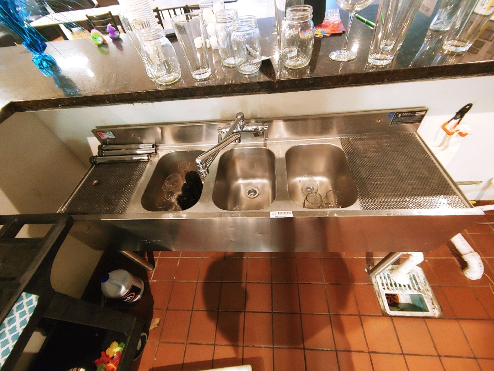 EAGLE FOODSERVICE EQUIPMENT TRIPLE BAY SINK (MODEL# 356-18) - Image 2 of 3