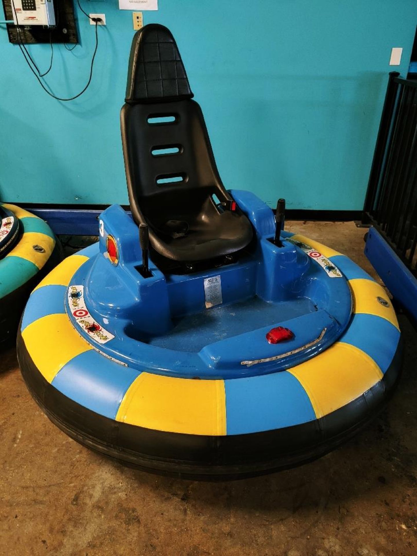 AMUSEMENT PRODUCTS LLC SPIN ZONE BUMPER CARS DESIGNED FOR AGES FIVE YEARS AND OLDER TO DRIVE, A PAS - Bild 12 aus 30