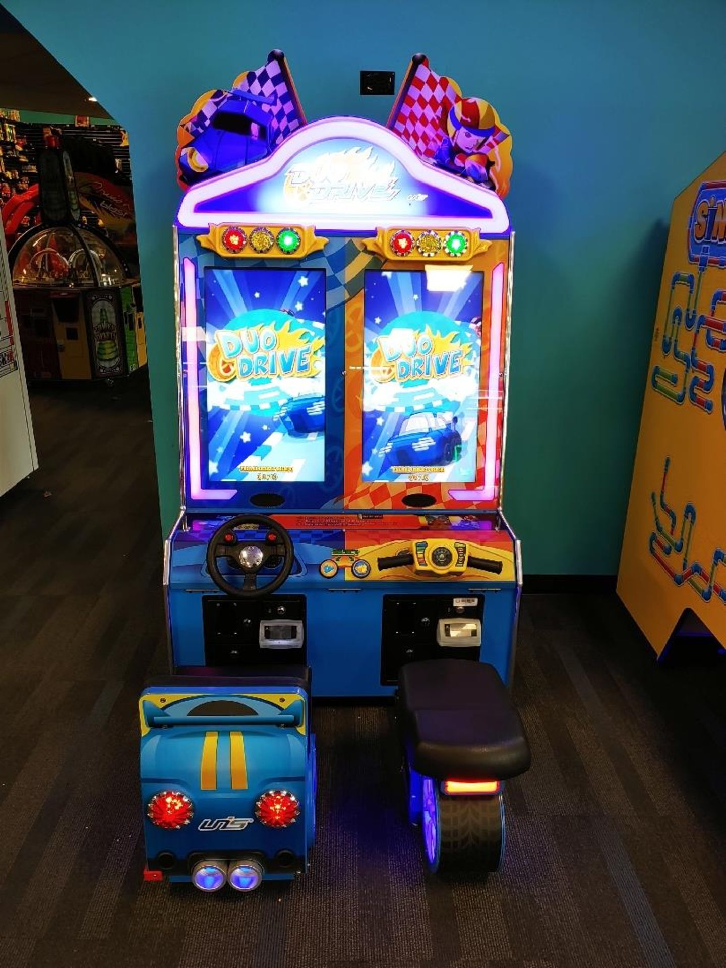 DUO DRIVE 2 PLAYER RACE ARCADE GAME