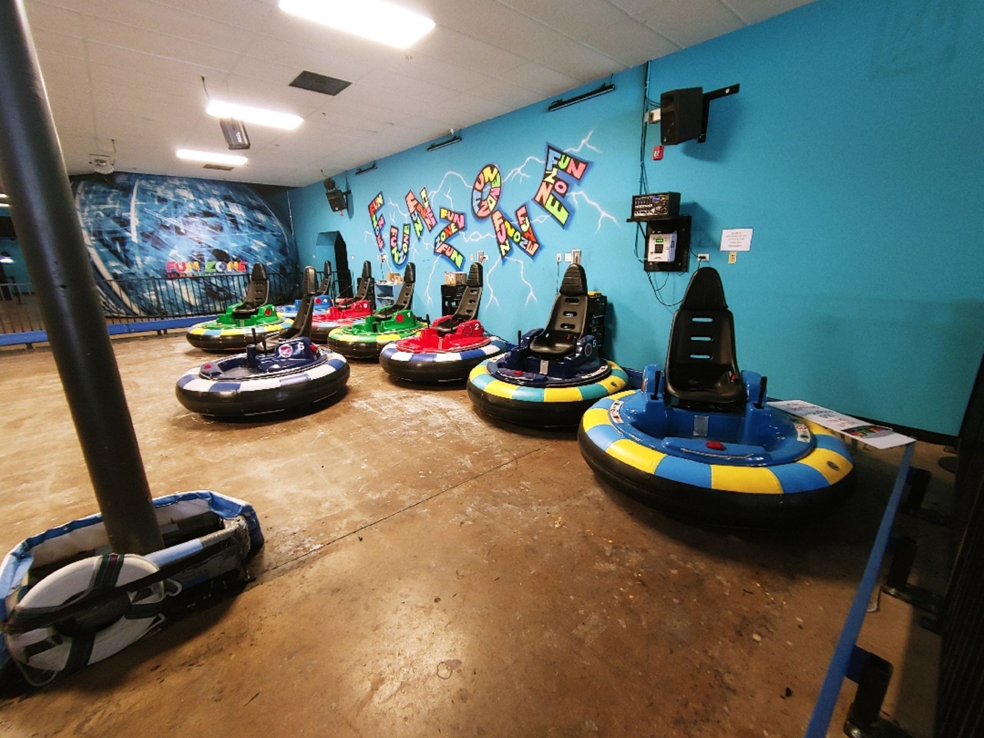 AMUSEMENT PRODUCTS LLC SPIN ZONE BUMPER CARS DESIGNED FOR AGES FIVE YEARS AND OLDER TO DRIVE, A PAS - Bild 3 aus 30