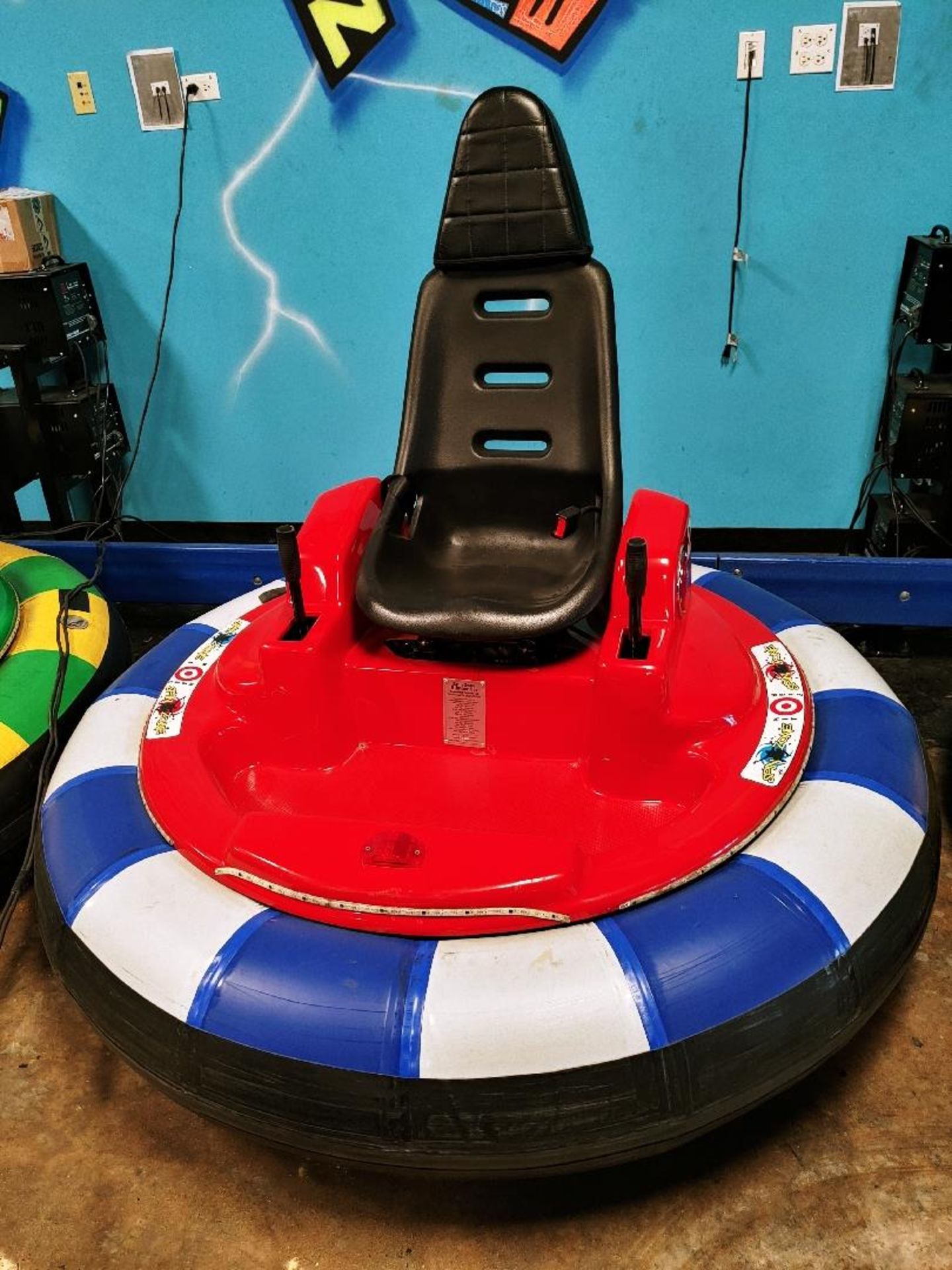 AMUSEMENT PRODUCTS LLC SPIN ZONE BUMPER CARS DESIGNED FOR AGES FIVE YEARS AND OLDER TO DRIVE, A PAS - Bild 10 aus 30