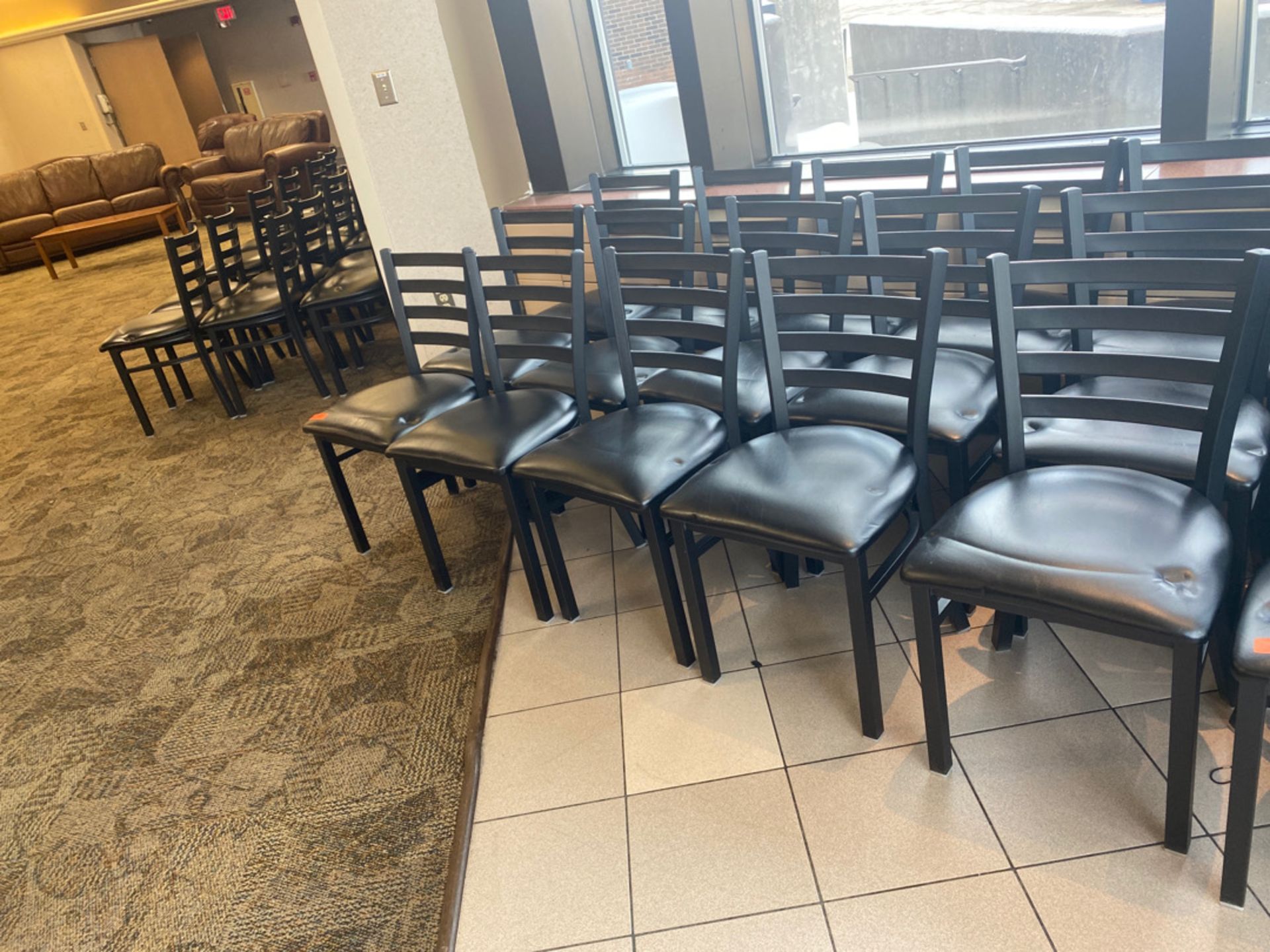 LOT OF 18 CAFETERIA CHAIRS