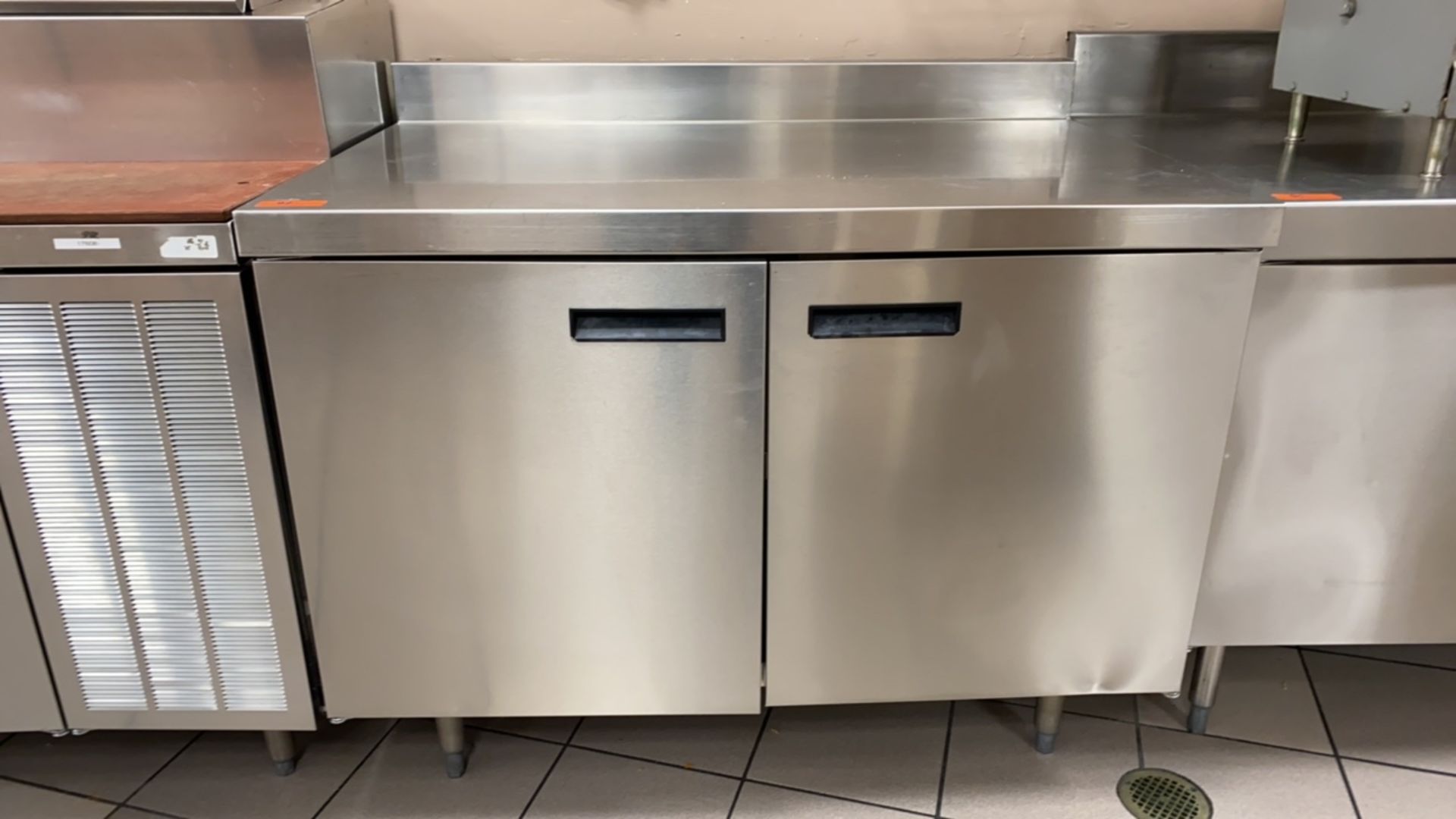 DOUBLE DOOR FOOD STORAGE WITH WORKTOP AND BACKSPLASH