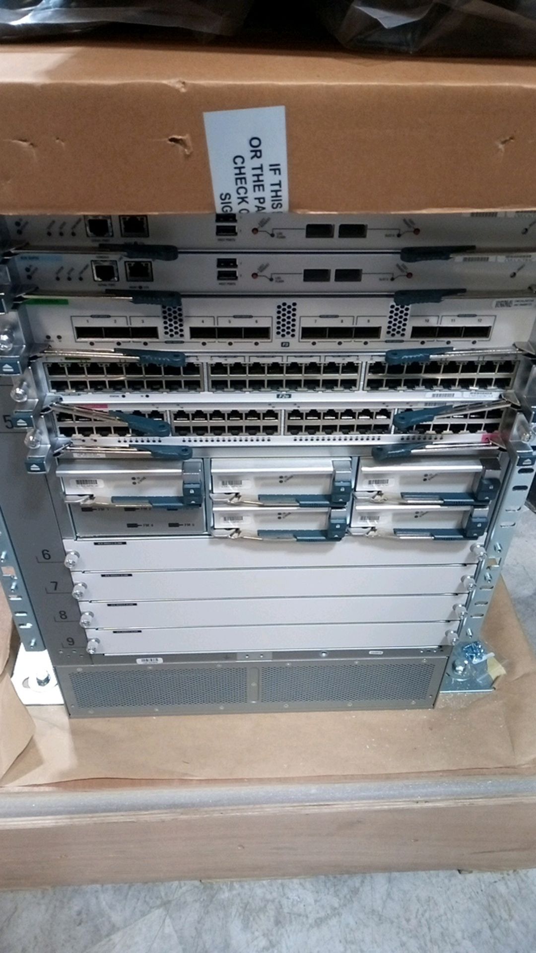 CISCO NEXUS 7000 CHASIS (N7K-C7009) WITH ((2) N7K-AC-6.0KW POWER SUPPLY) ((2) N7K-SUP2E SUPERVISOR 2 - Image 2 of 13