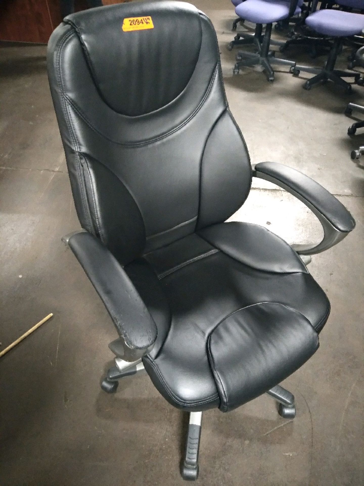 TASK OFFICE ARM-CHAIRS ON WHEELS QTY: 14, LOCATED: 3821 N. FRATNEY STREET MILWAUKEE, WI 53212