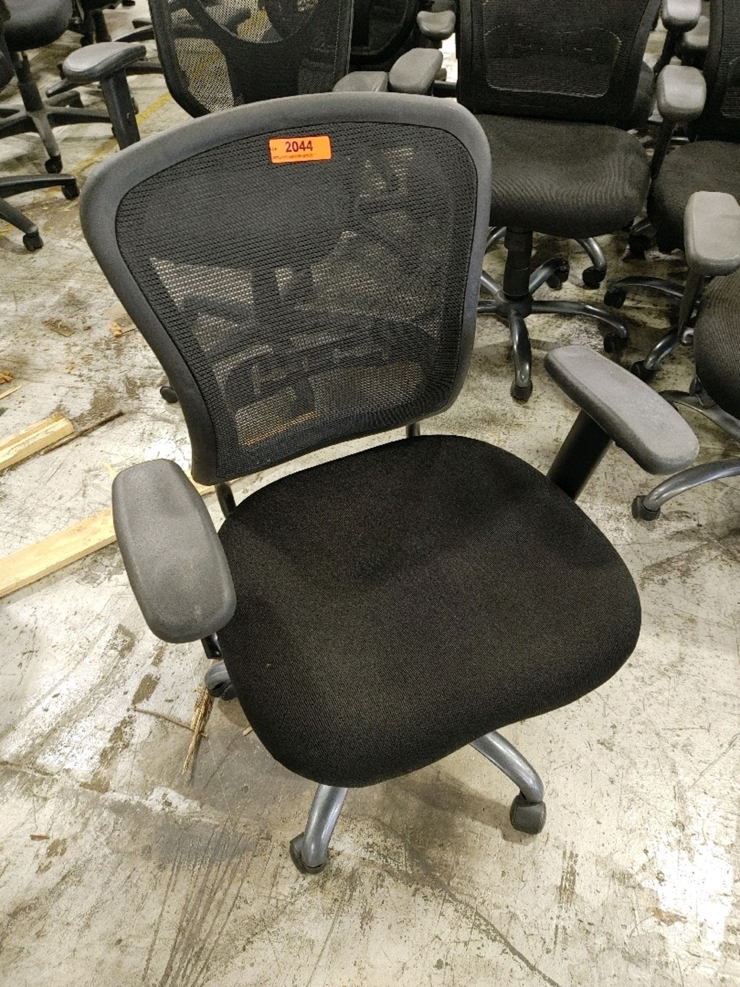 OFFICE ARM-CHAIRS ON WHEELS QTY: 12, LOCATED: 6101 N. 64TH STREET MILWAUKEE, WI 53218