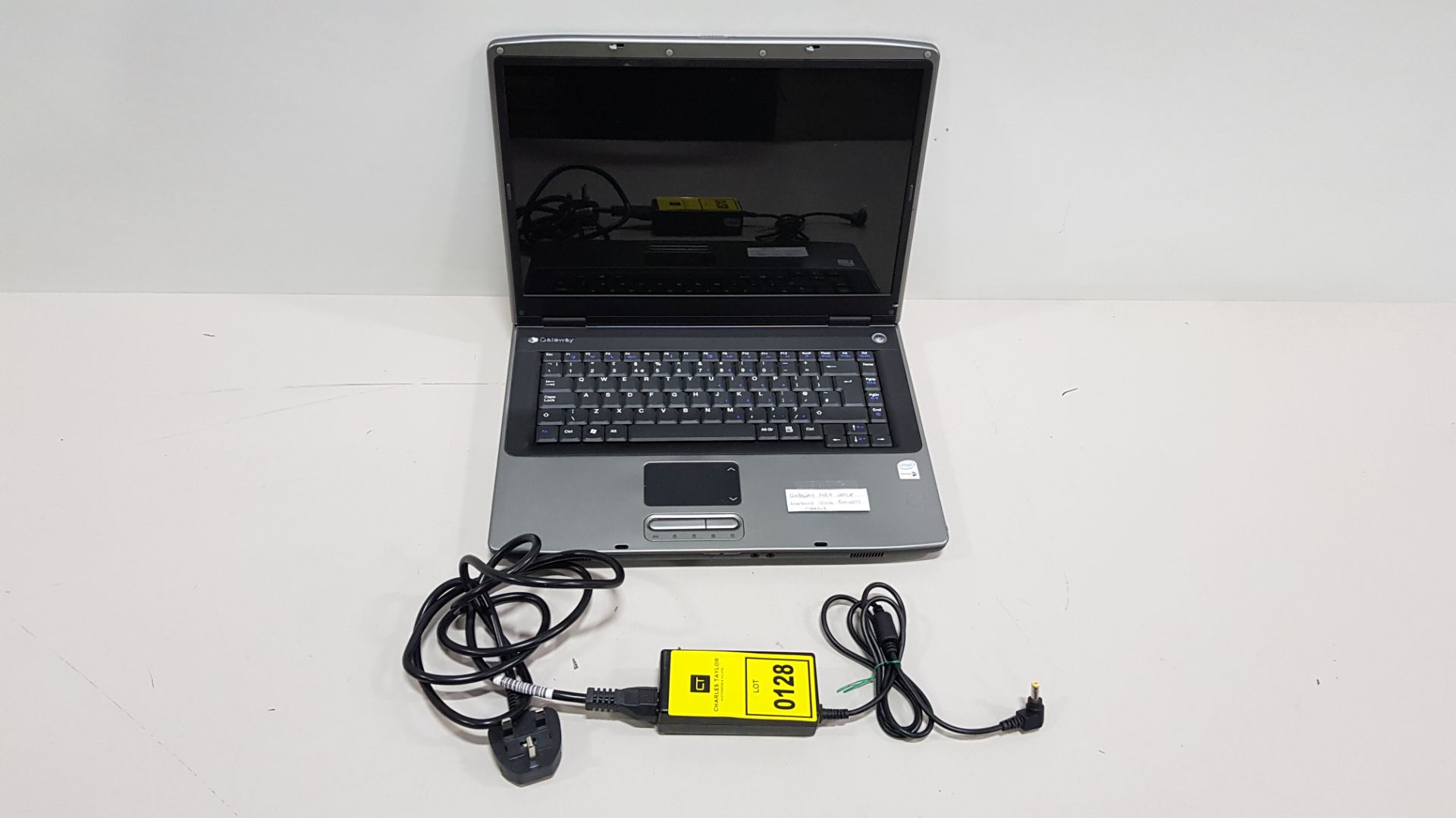 GATEWAY MA7 LAPTOP WINDOWS VISTA BUSINESS - WITH CHARGER