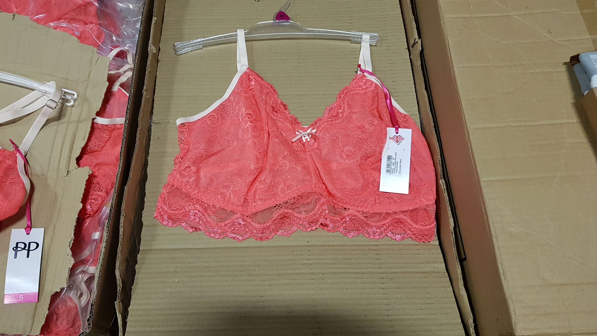 60 X BRAND NEW PRETTY POLLY CORAL BRALETTES SIZE MEDIUM