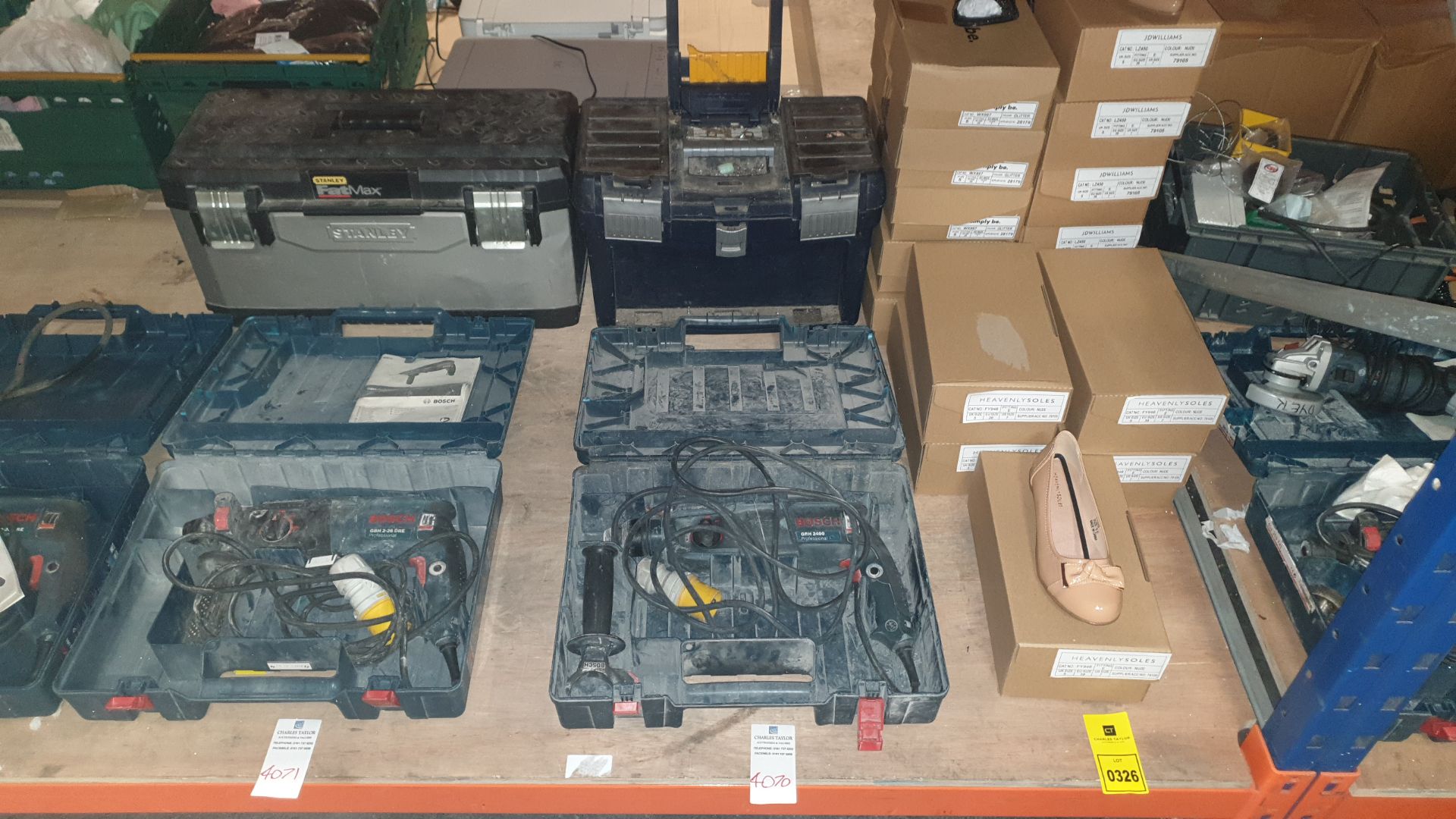 MIXED TOOL LOT CONTAINING BOSCH HAMMER DRILL (GBH 2400 PROFESSIONAL) ALSO INCLUDES KETTER TOOL BOX